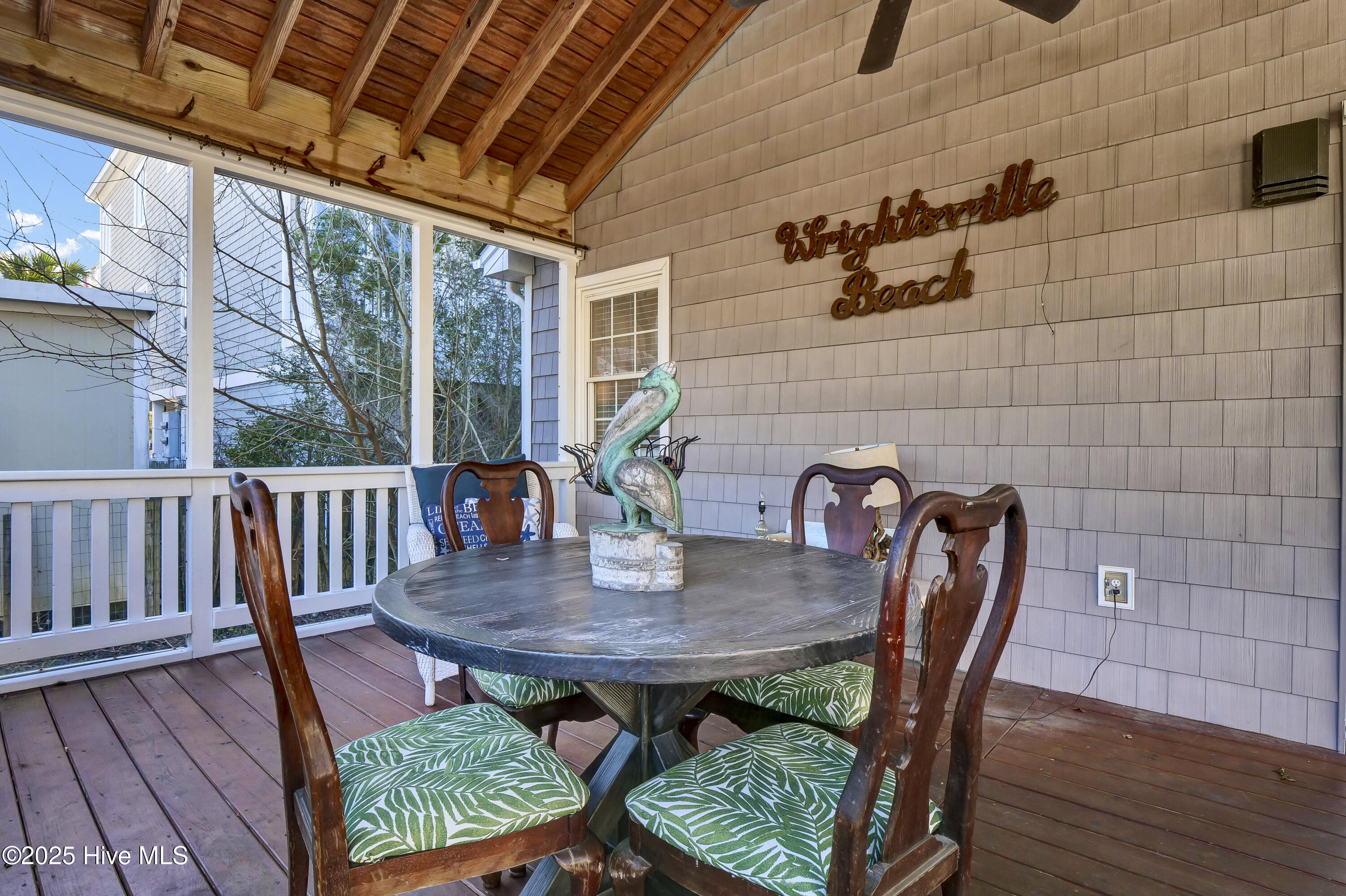 100537490 | Photo 38