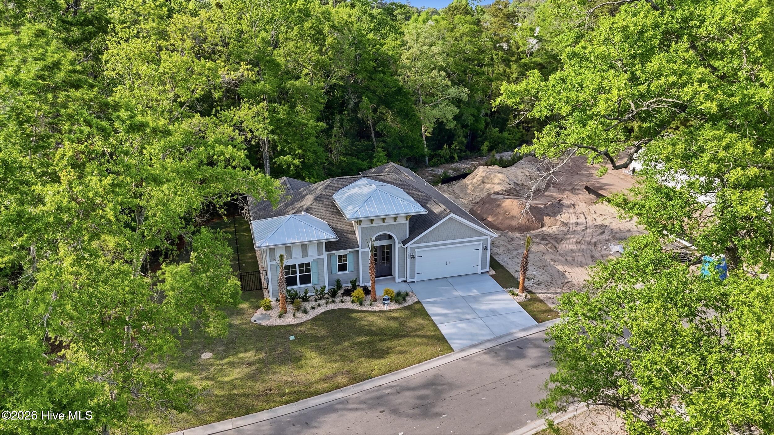 100548658 | Photo 28