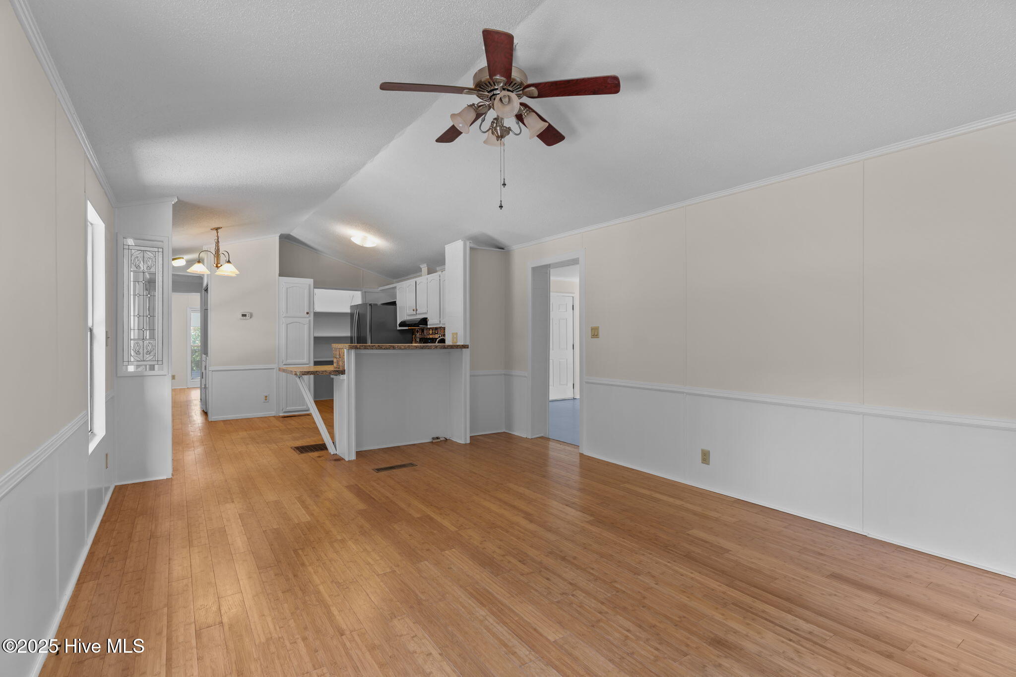 100531934 | Photo 16