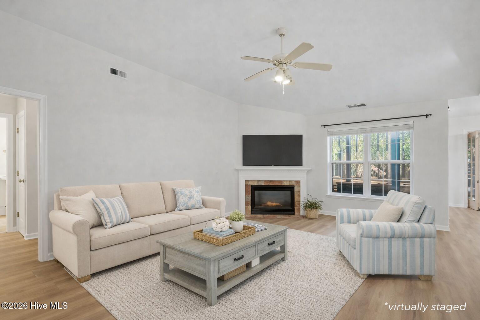 100551070 | Photo 10