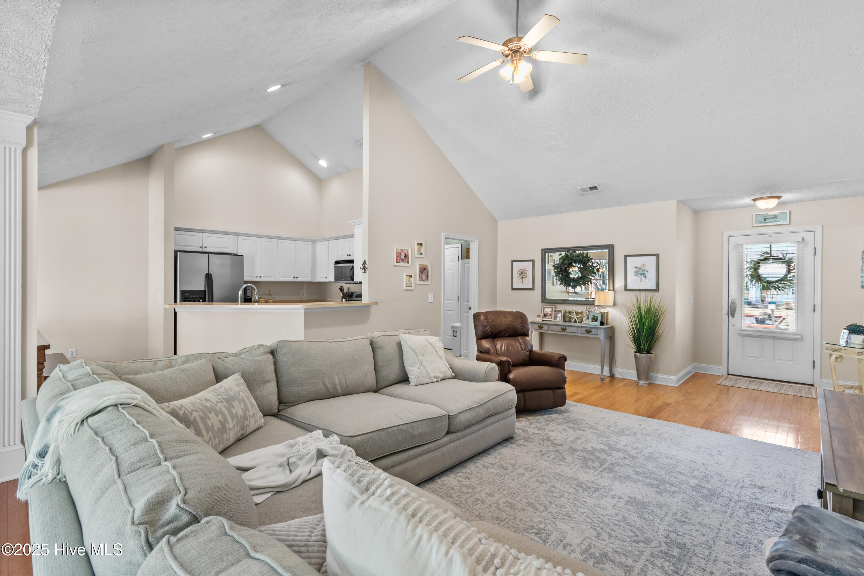 513 Catamaran Drive, Wilmington, NC 28412 – photo 7: 9_living room
