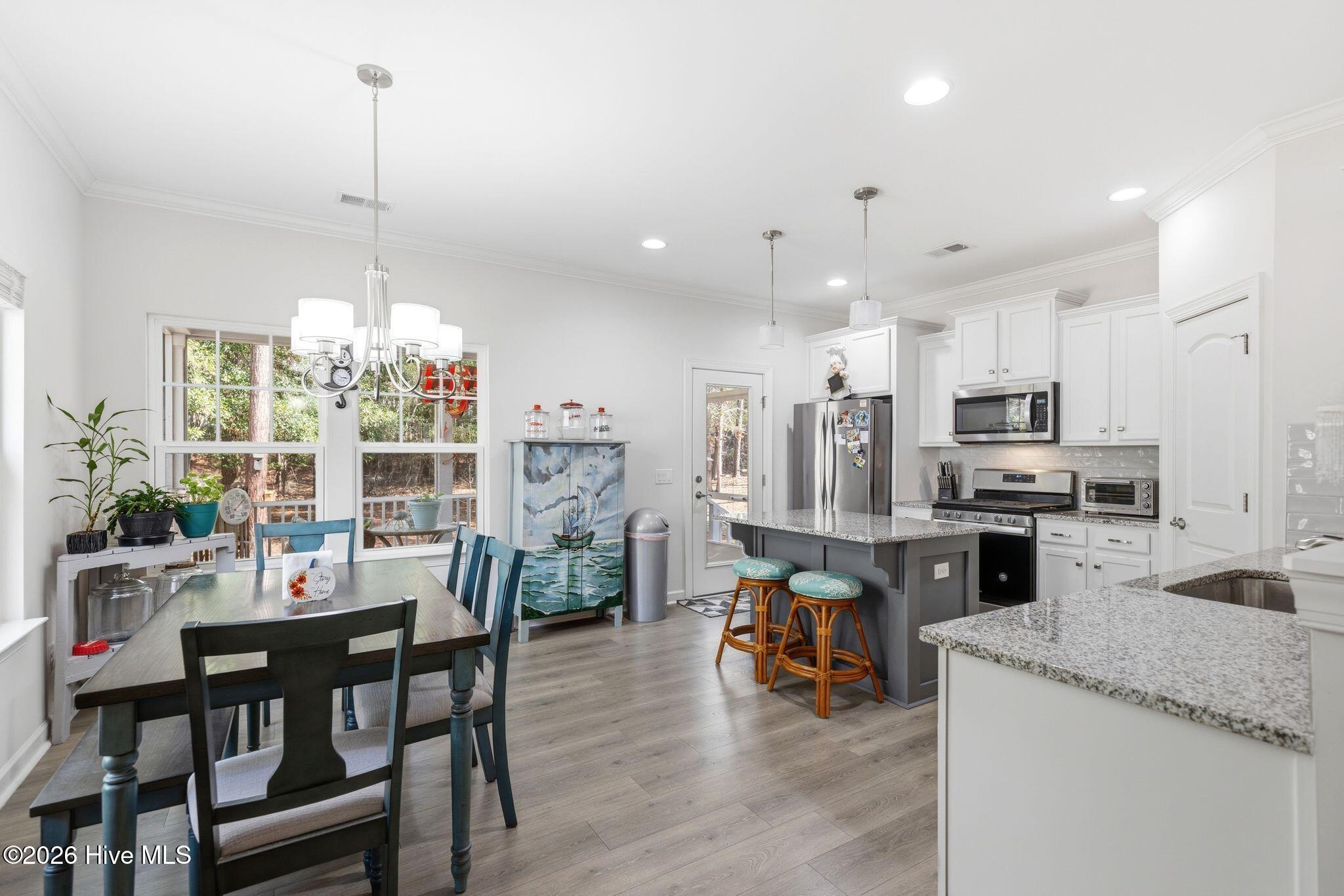 100558681 | Photo 13