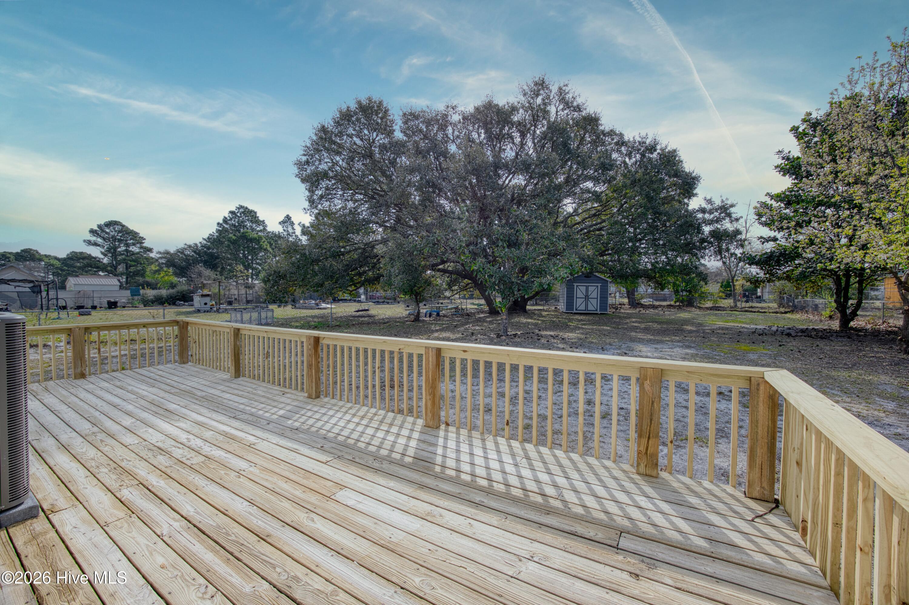 100561952 | Photo 25