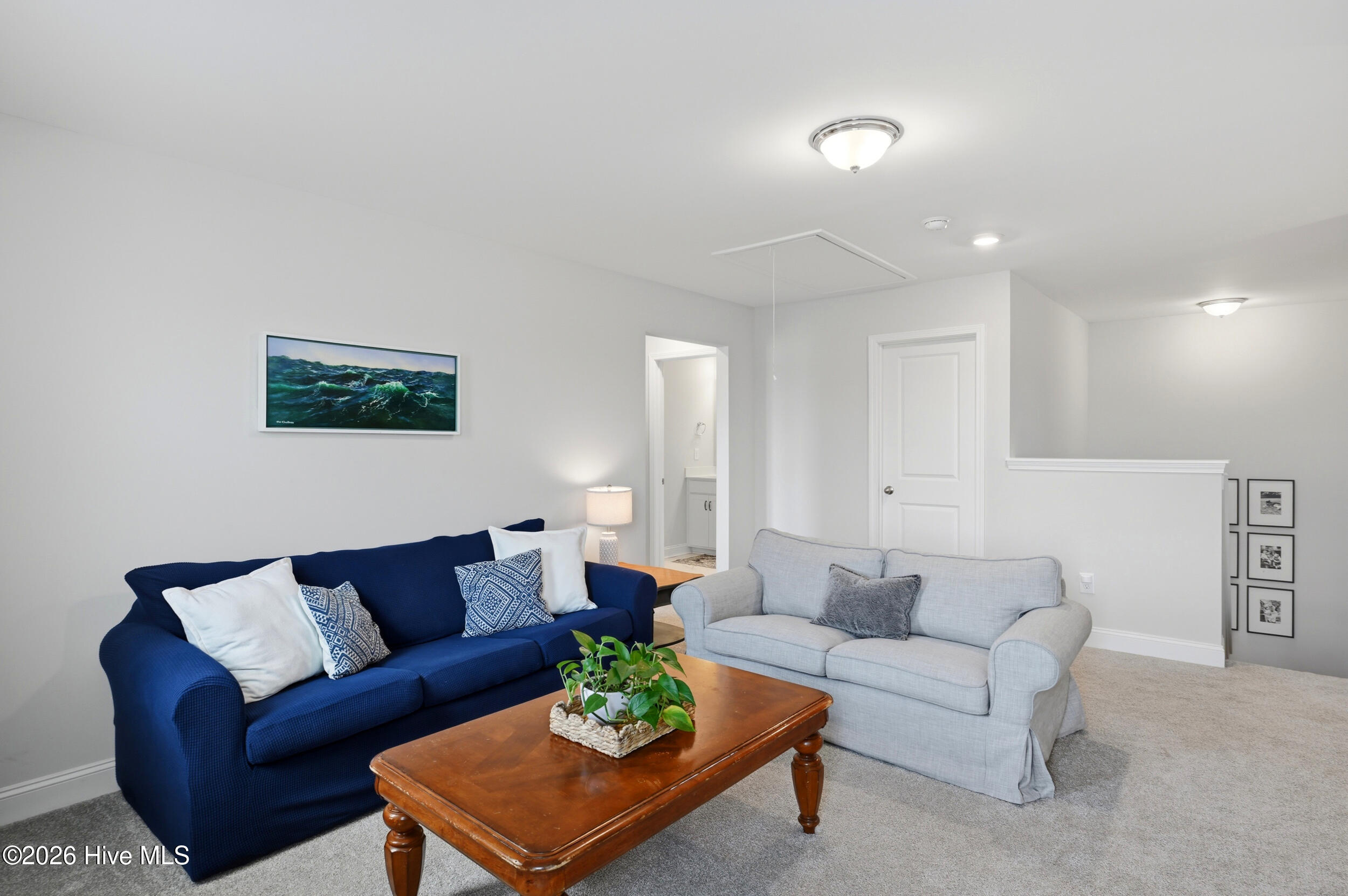 100562892 | Photo 33