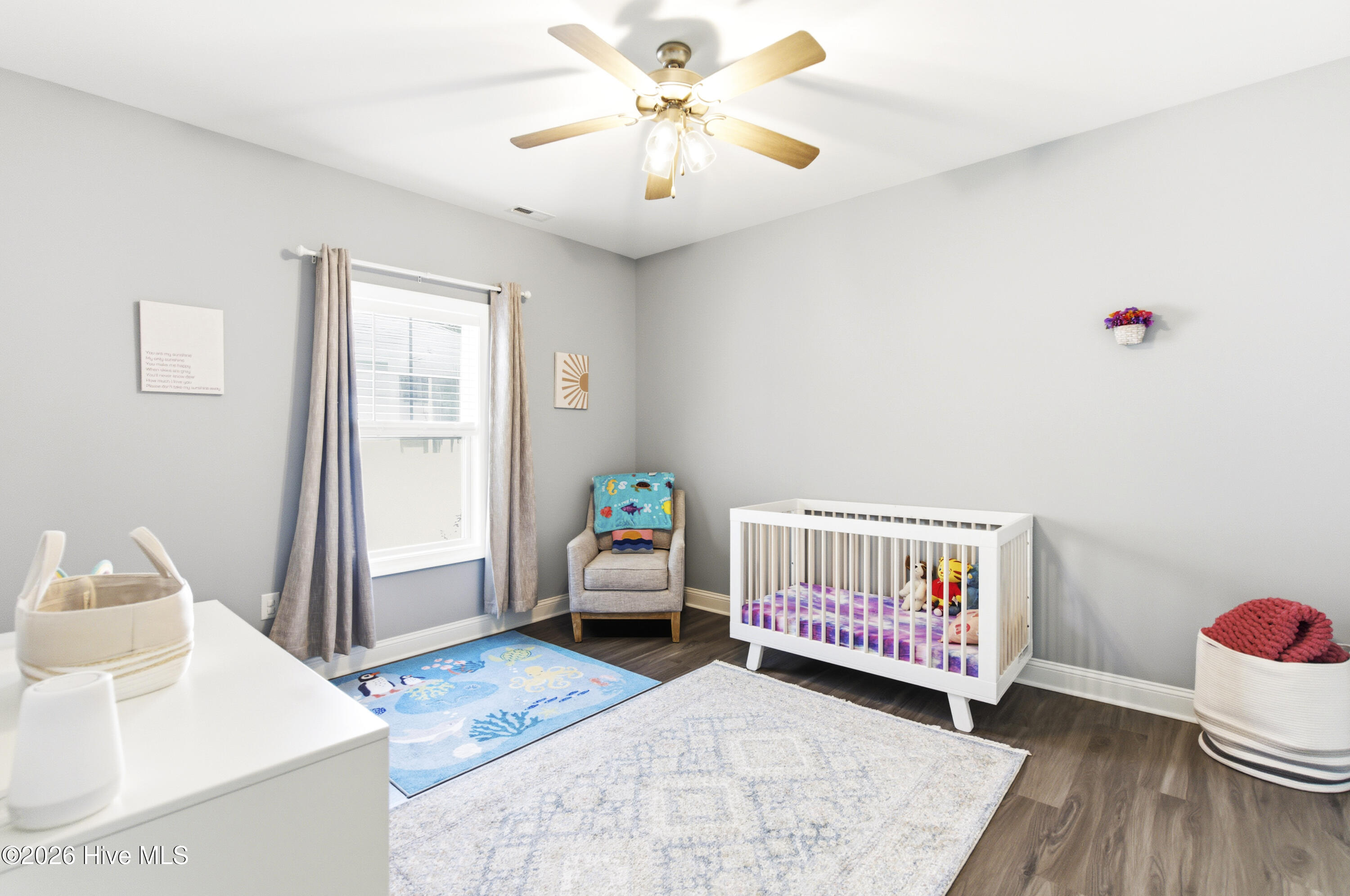 100568018 | Photo 45