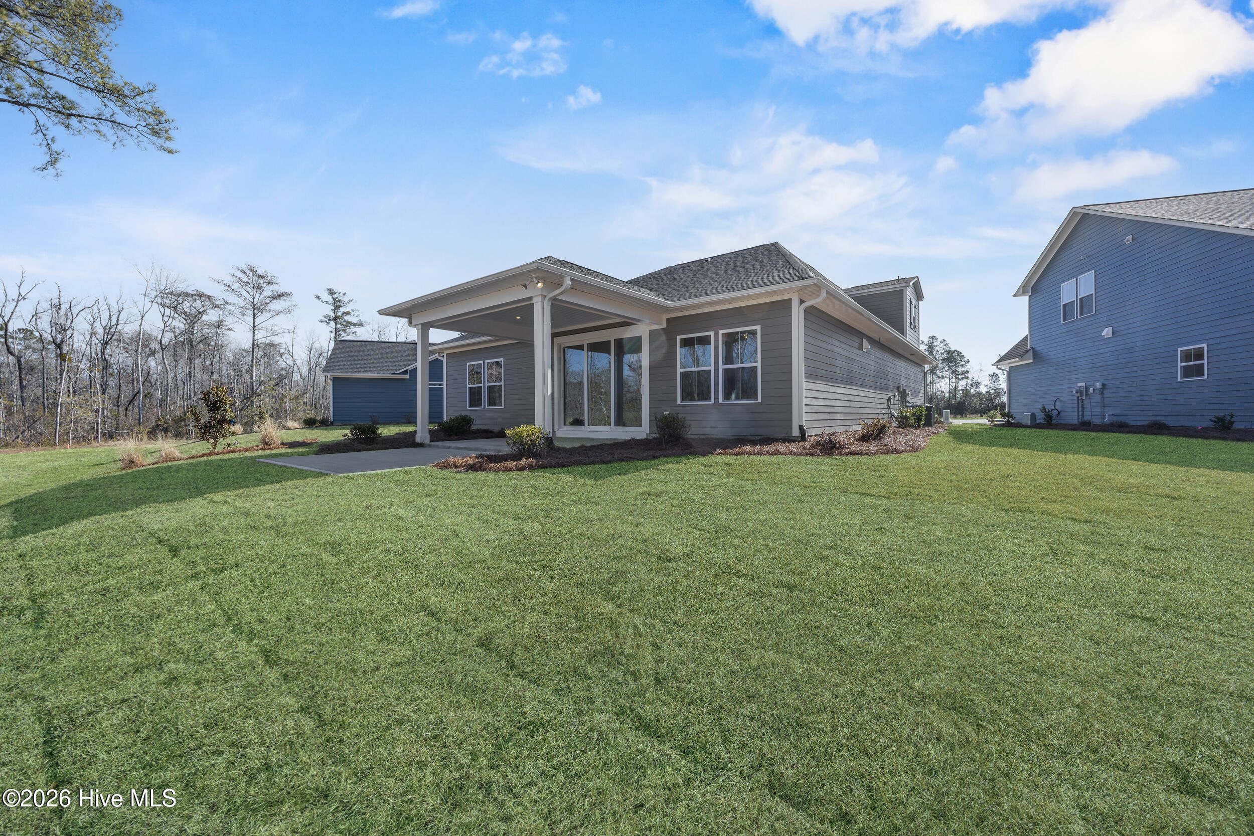 100527053 | Photo 45