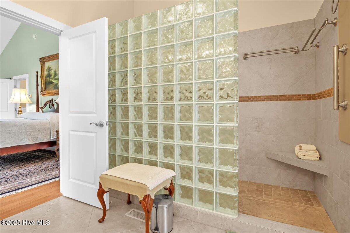 100556221 | Photo 31