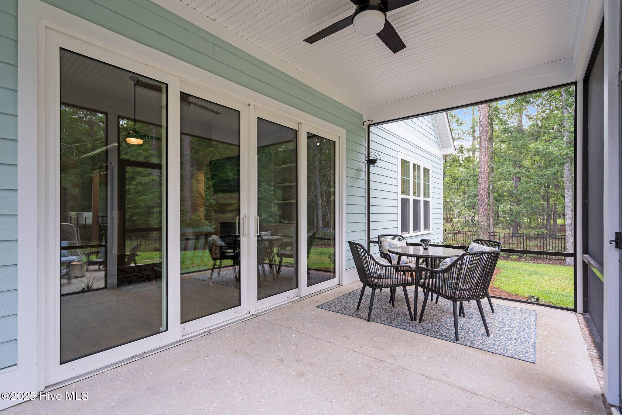 100510918 | Photo 45