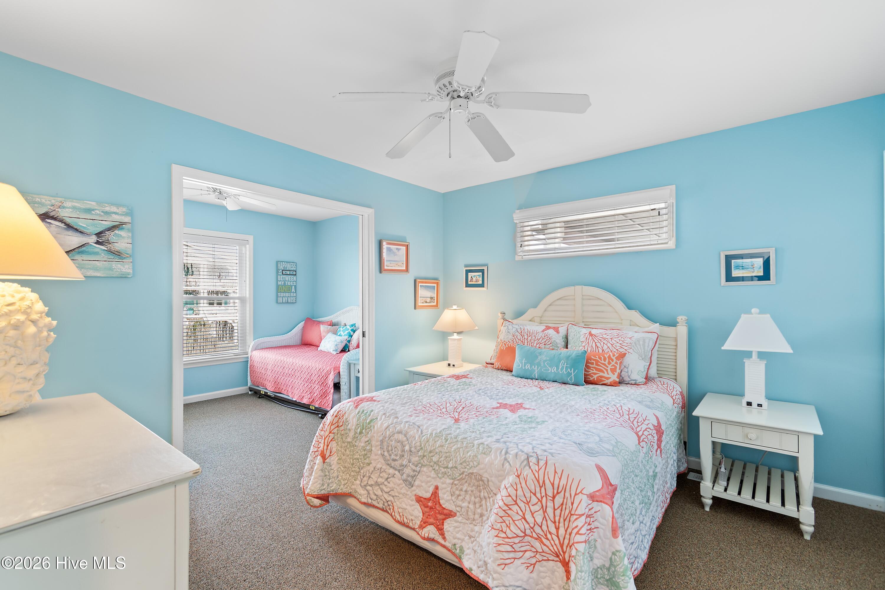 100548422 | Photo 28