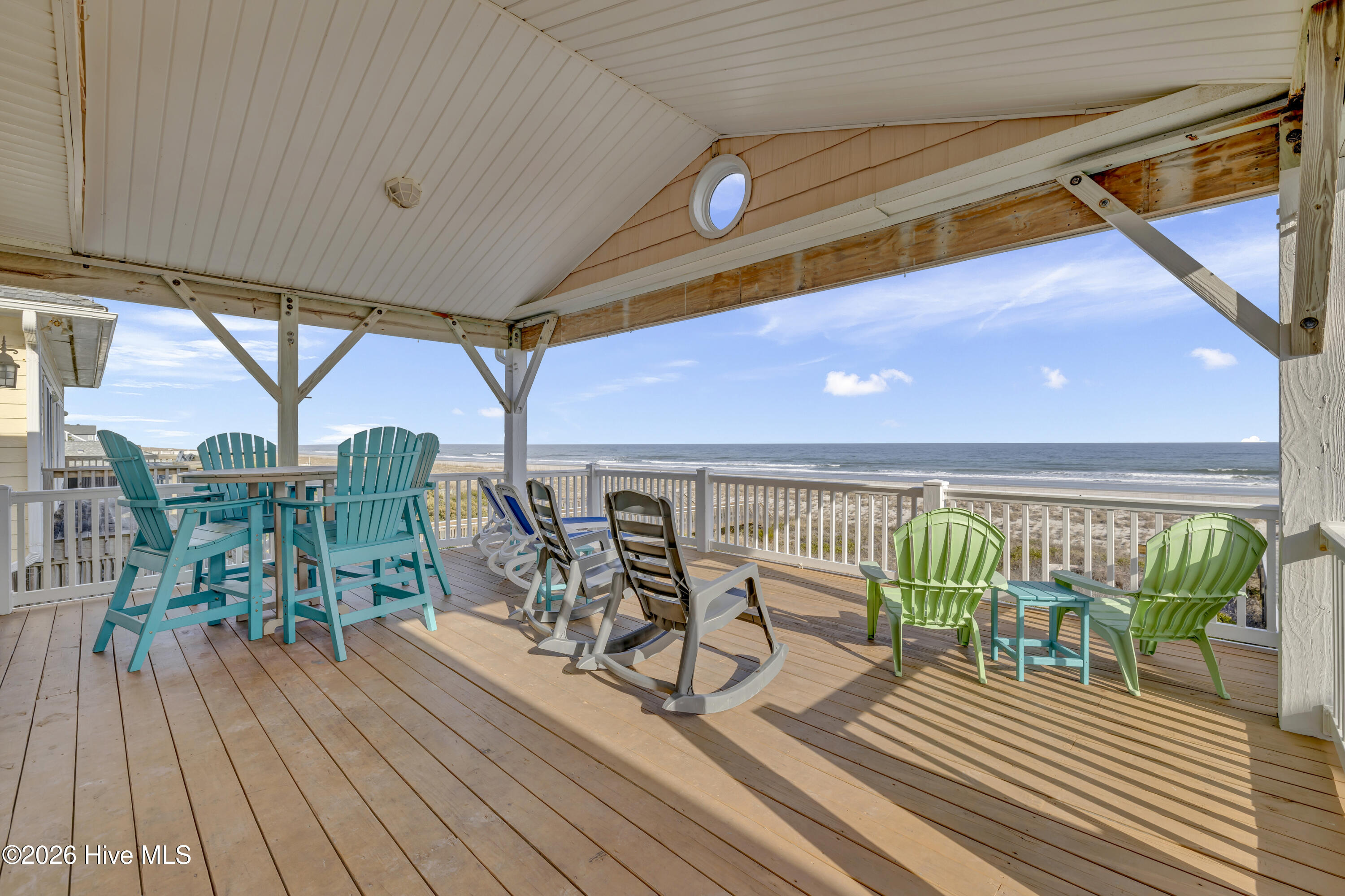 100558701 | Photo 24