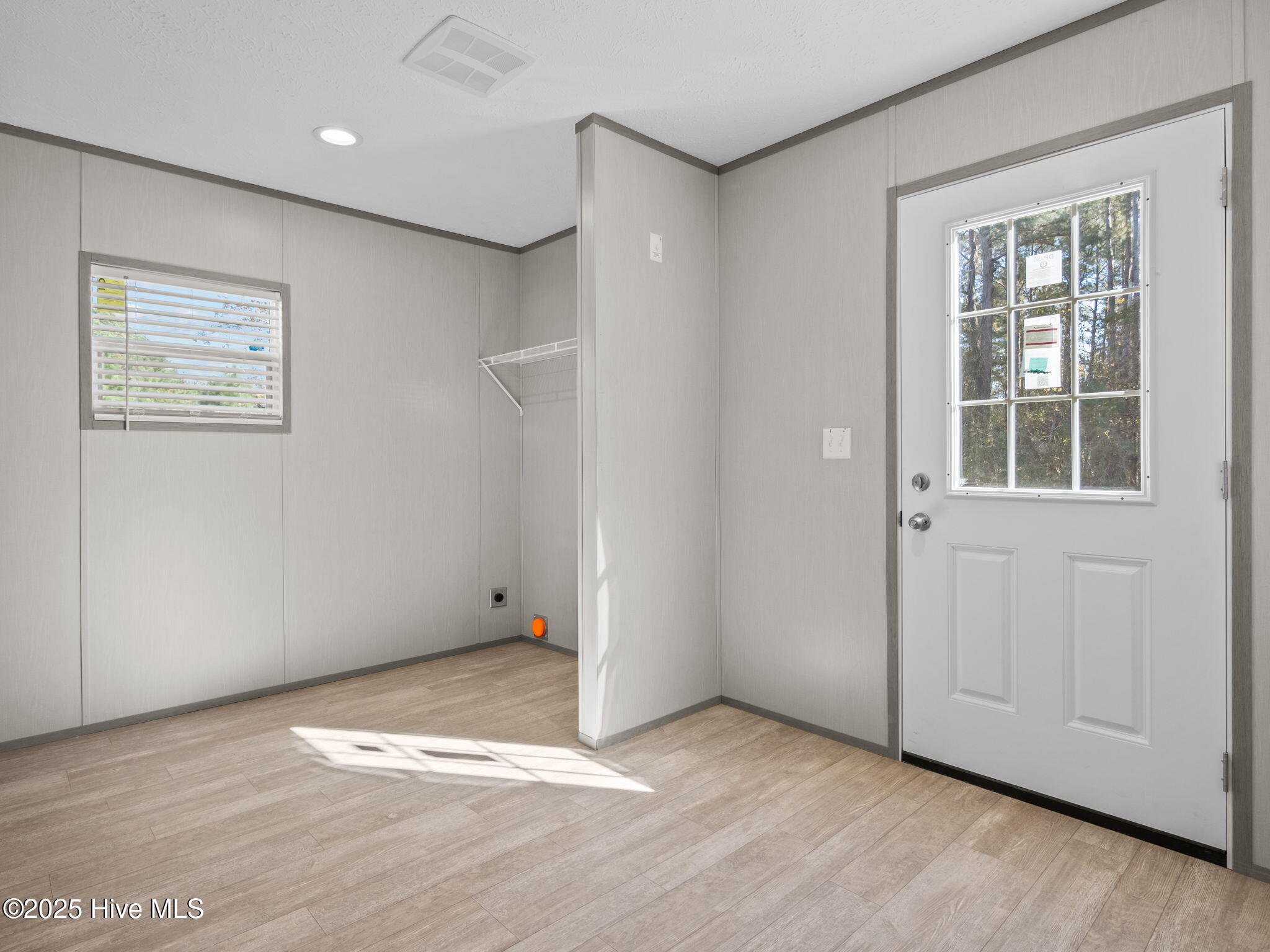 100541936 | Photo 50