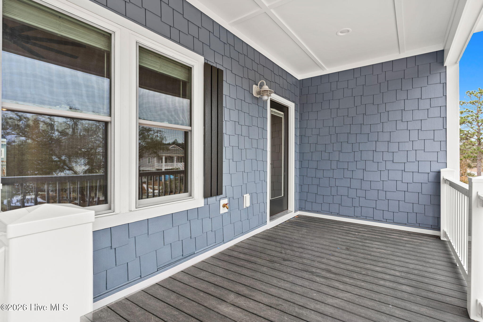 100558448 | Photo 33