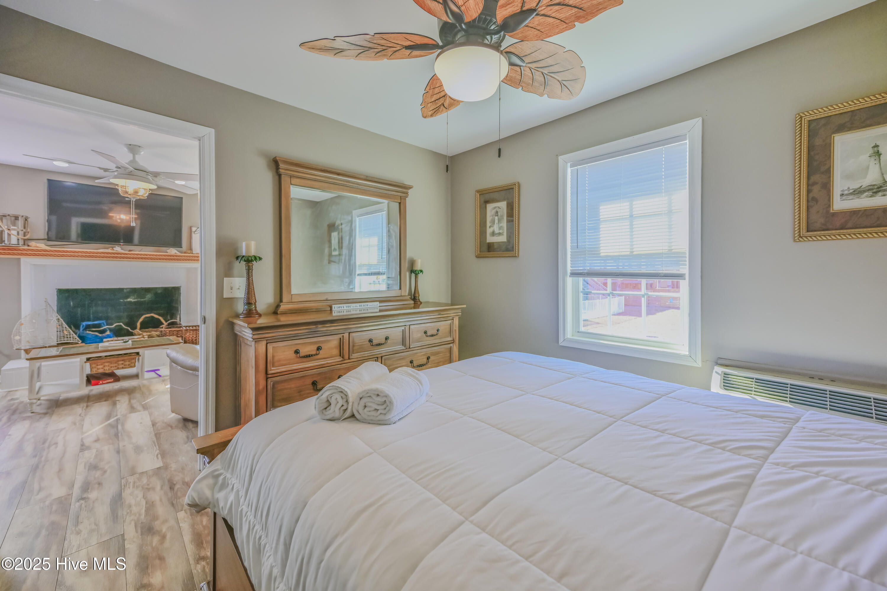 100482049 | Photo 66