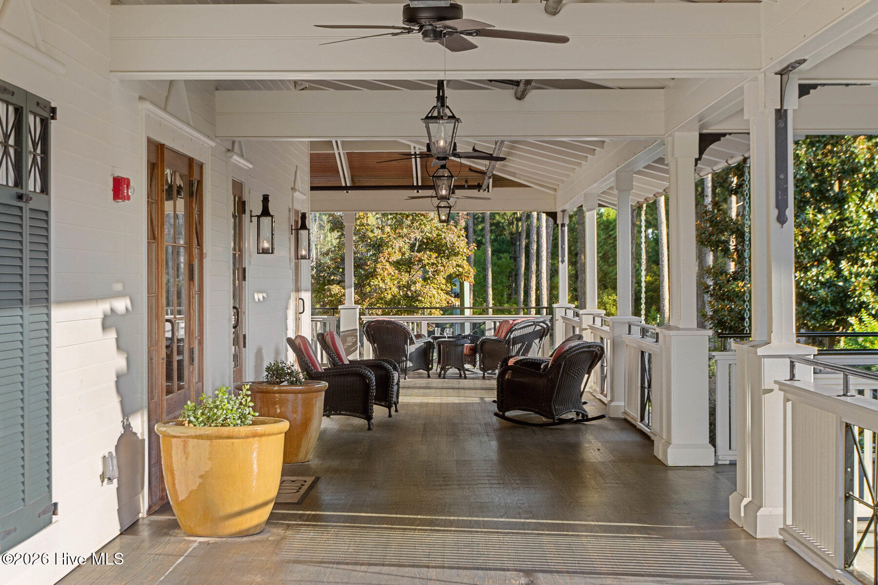 100558042 | Photo 93