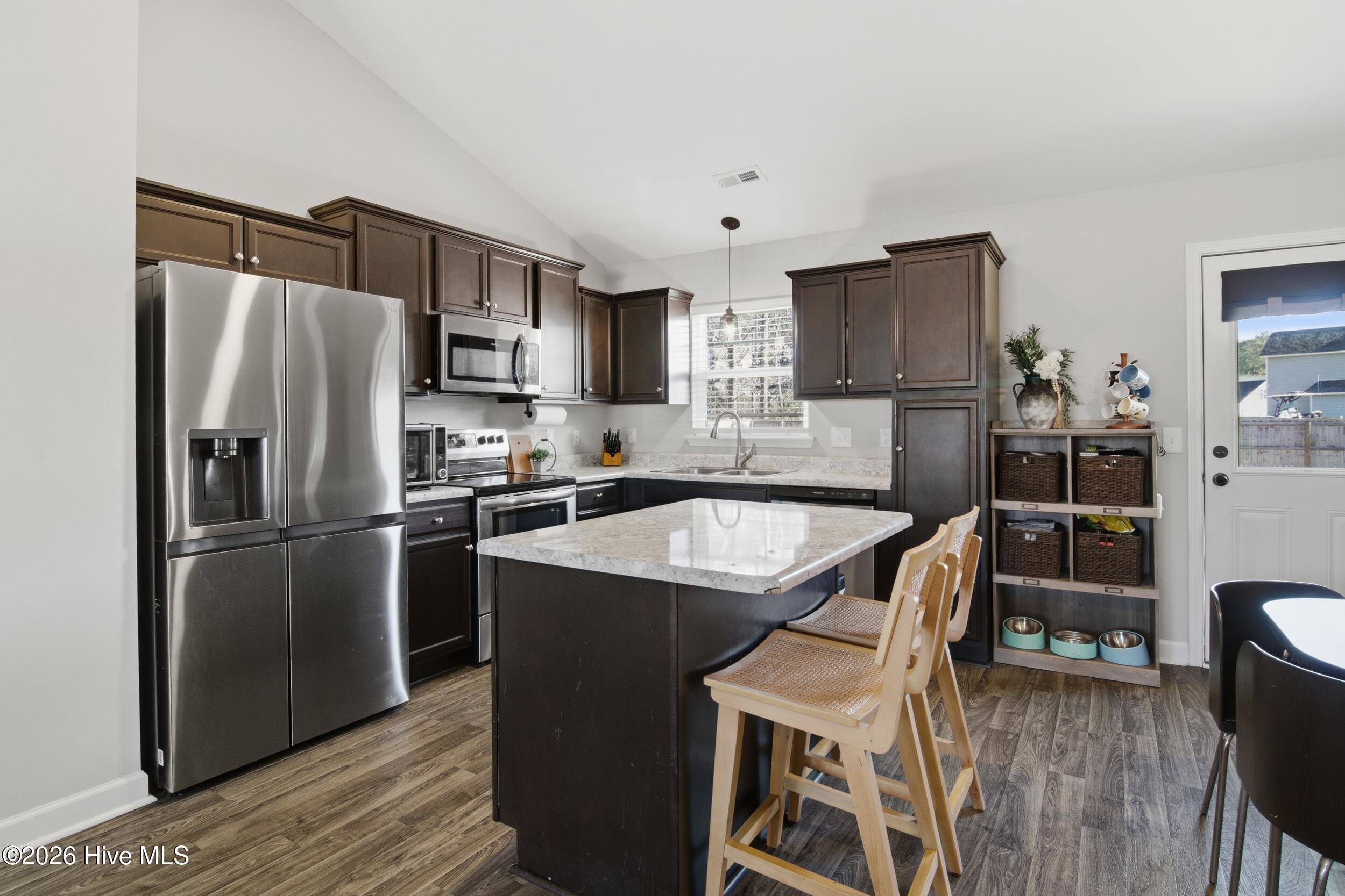 100553402 | Photo 16