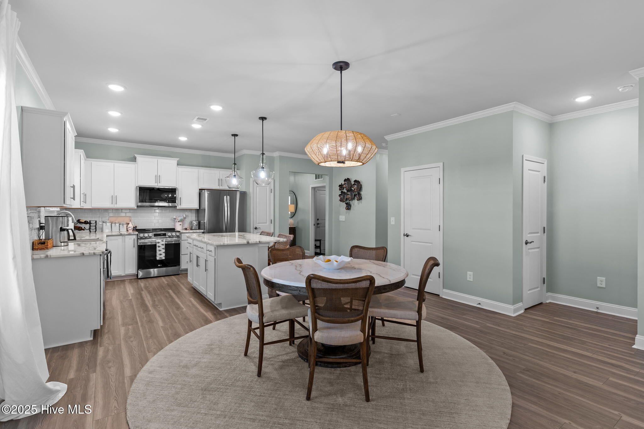 100531839 | Photo 27