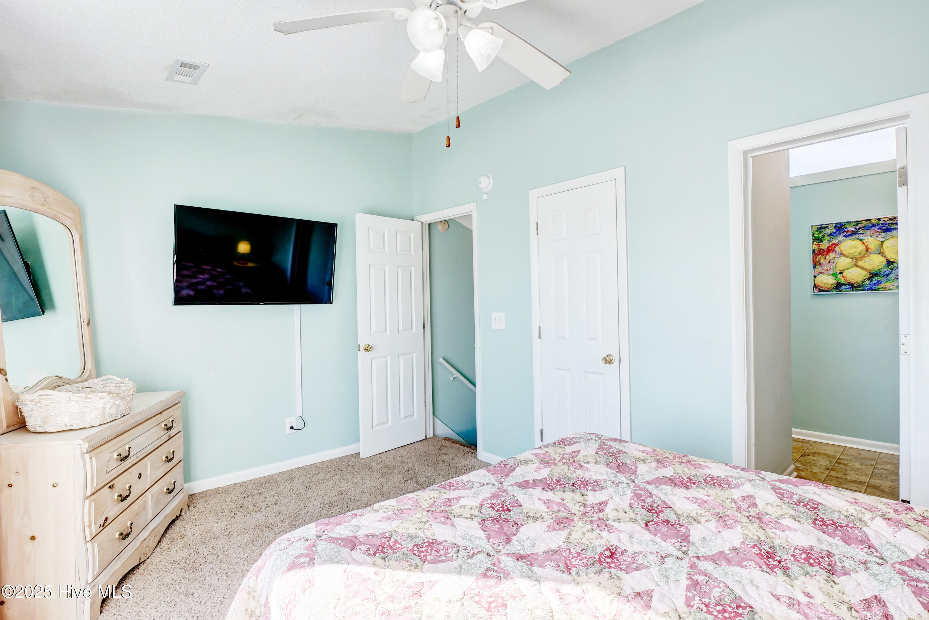 100553697 | Photo 32