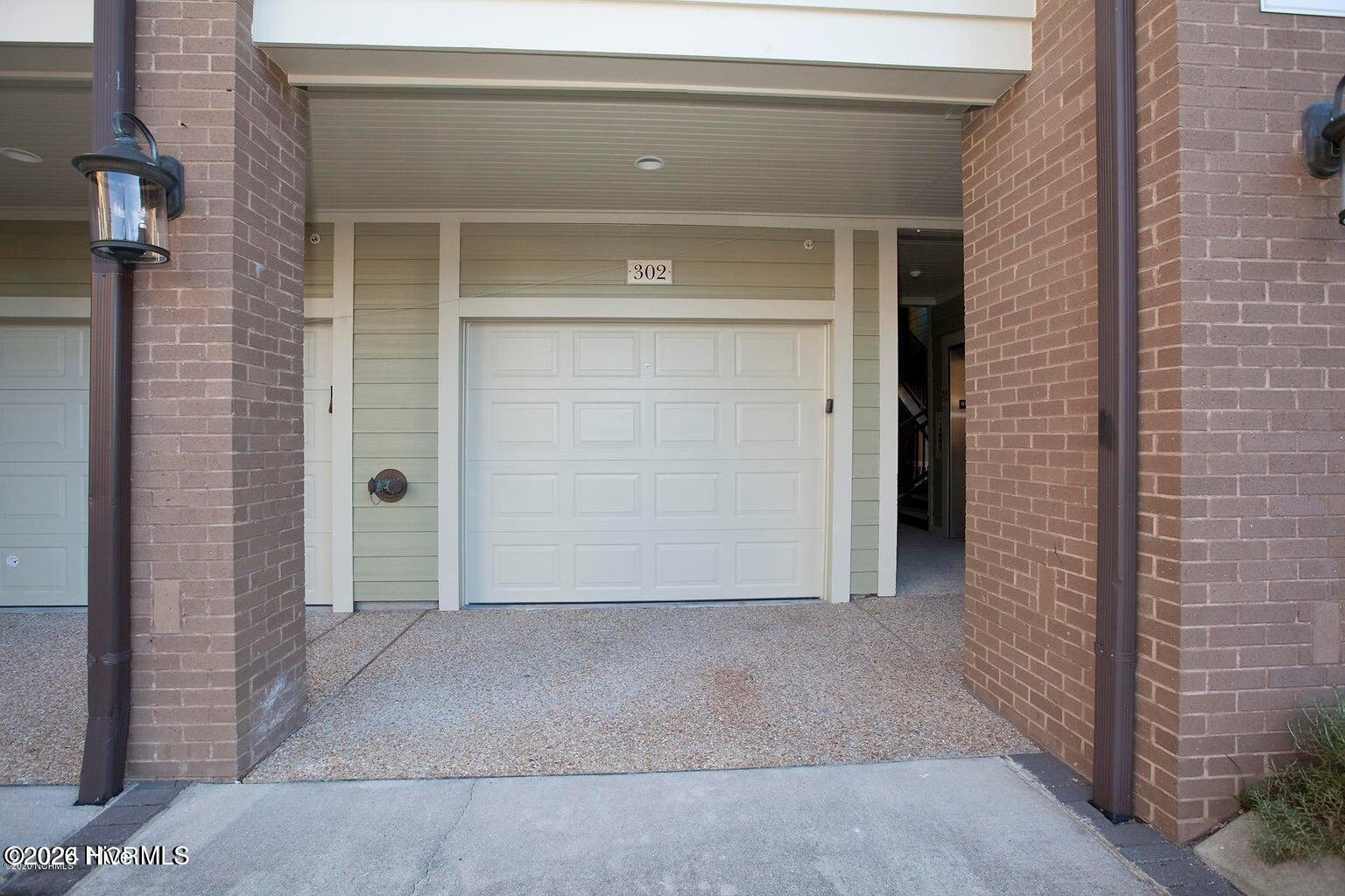 100565109 | Photo 17