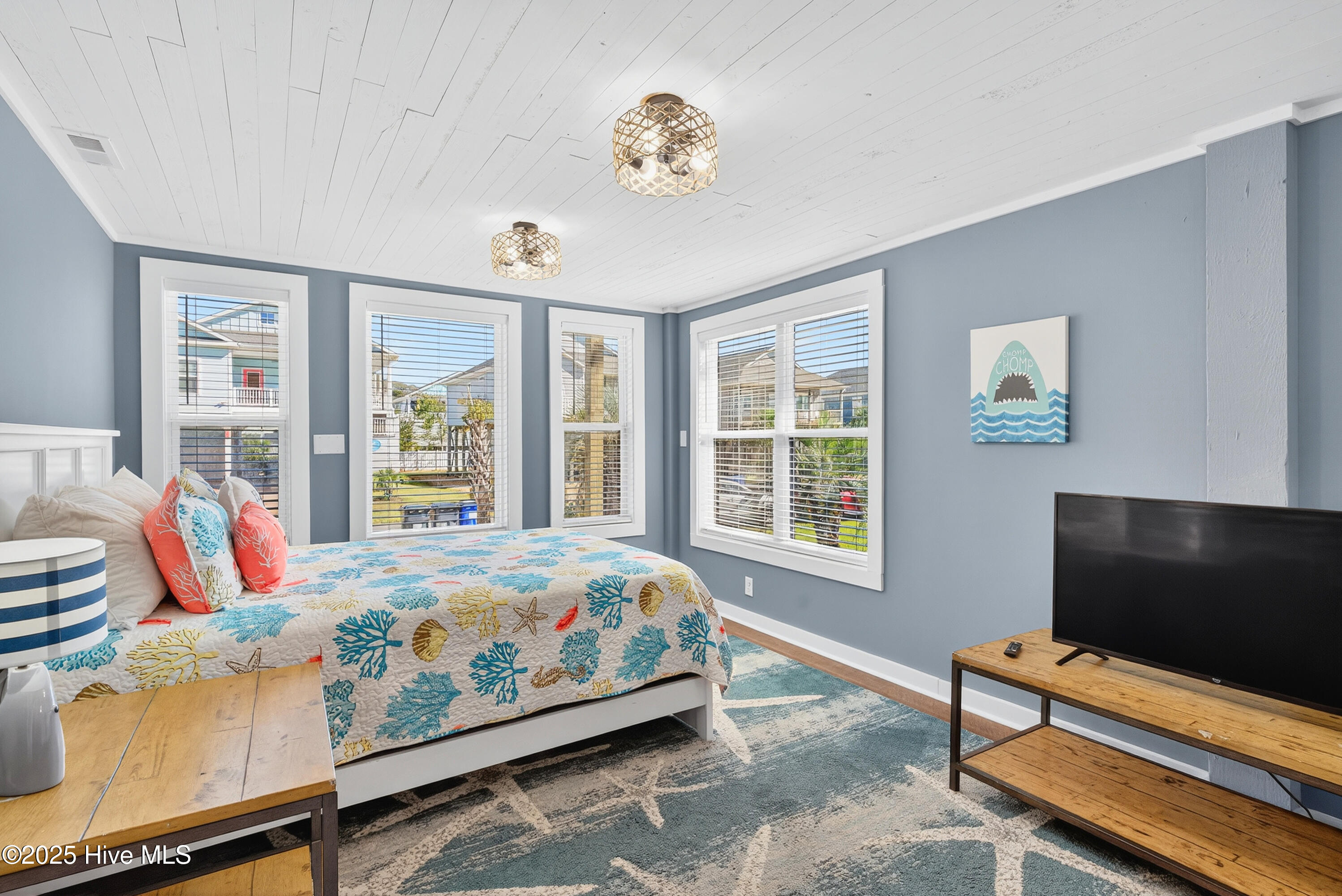 100537887 | Photo 28