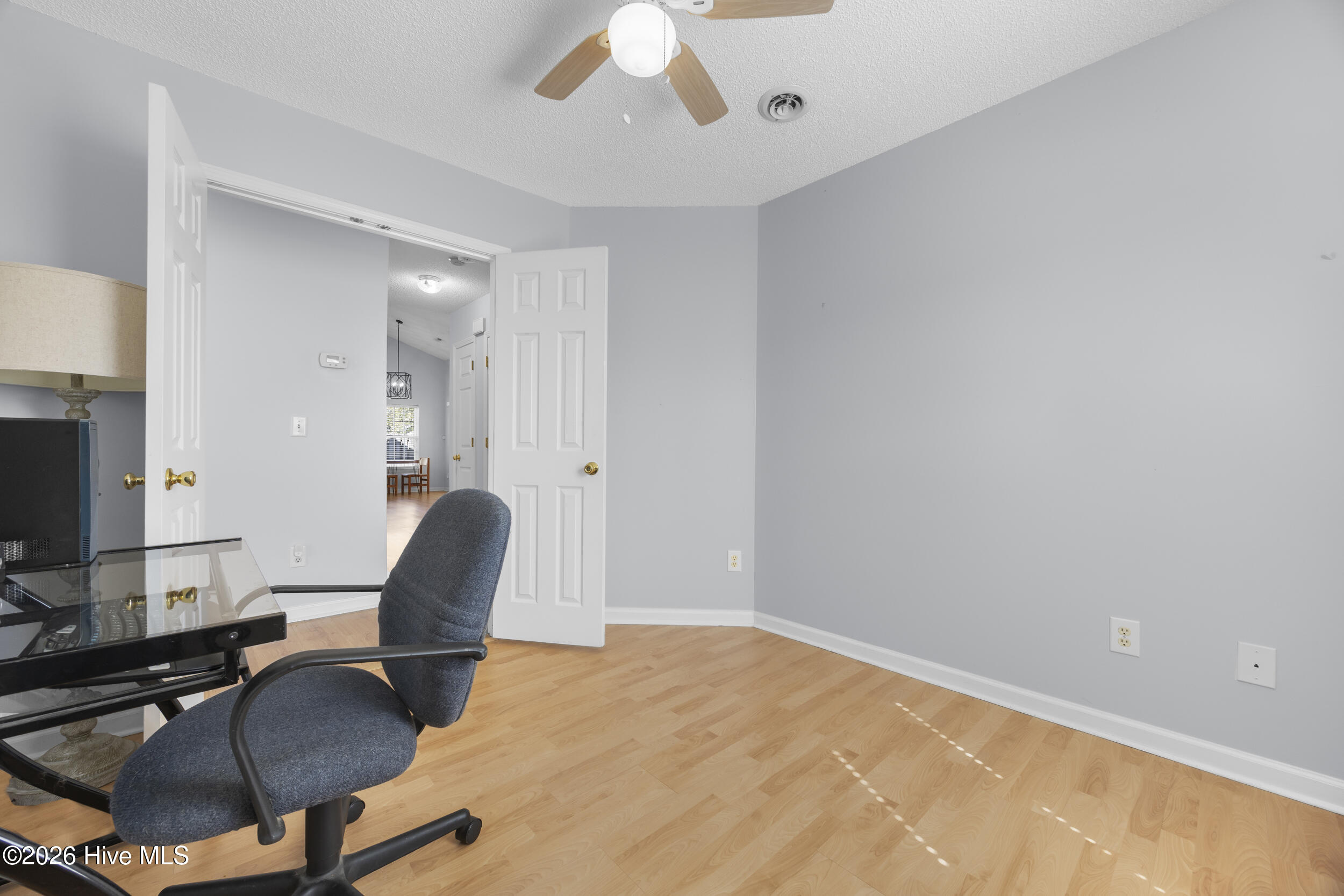 100565263 | Photo 30