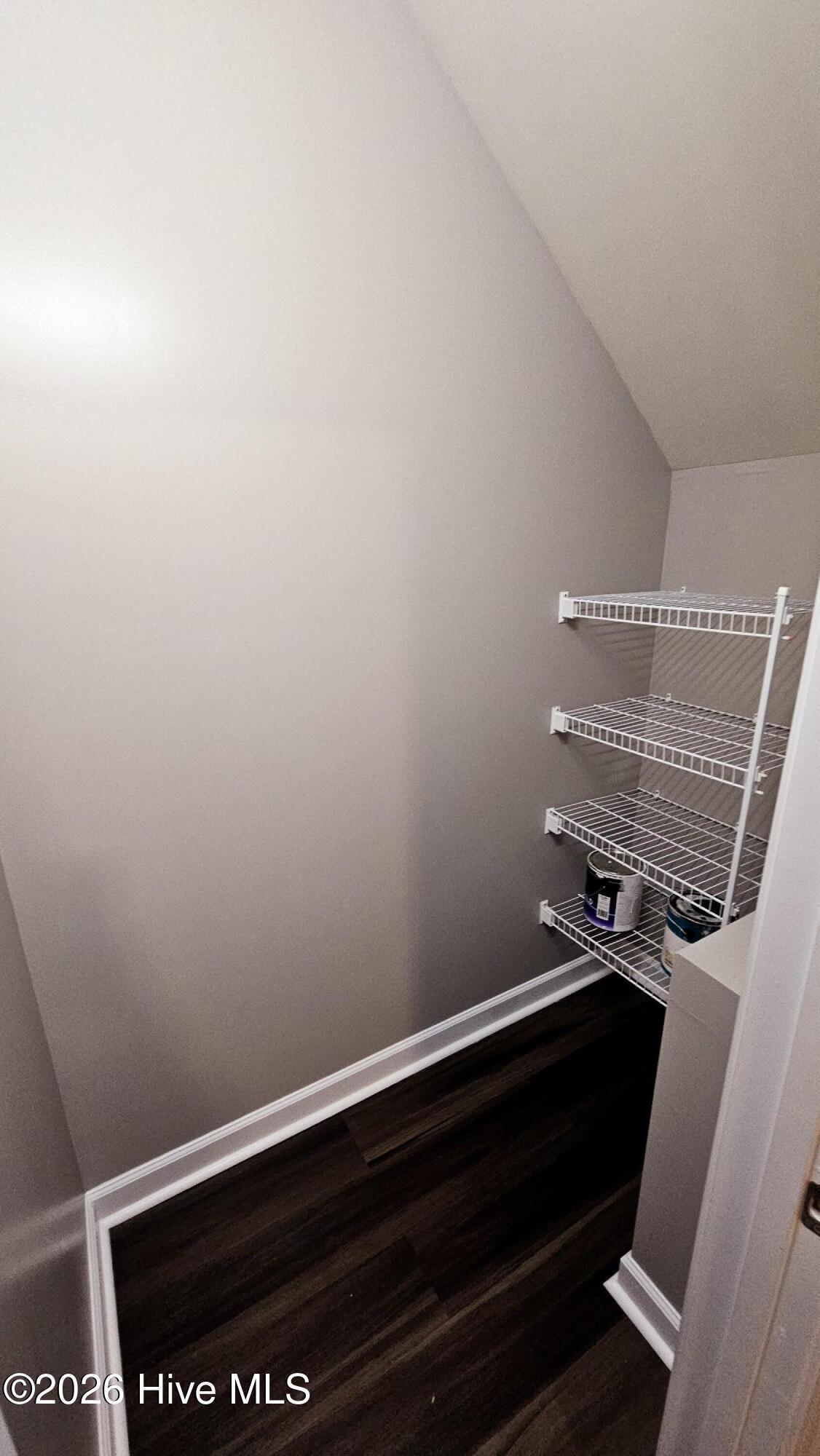 100568615 | Photo 13