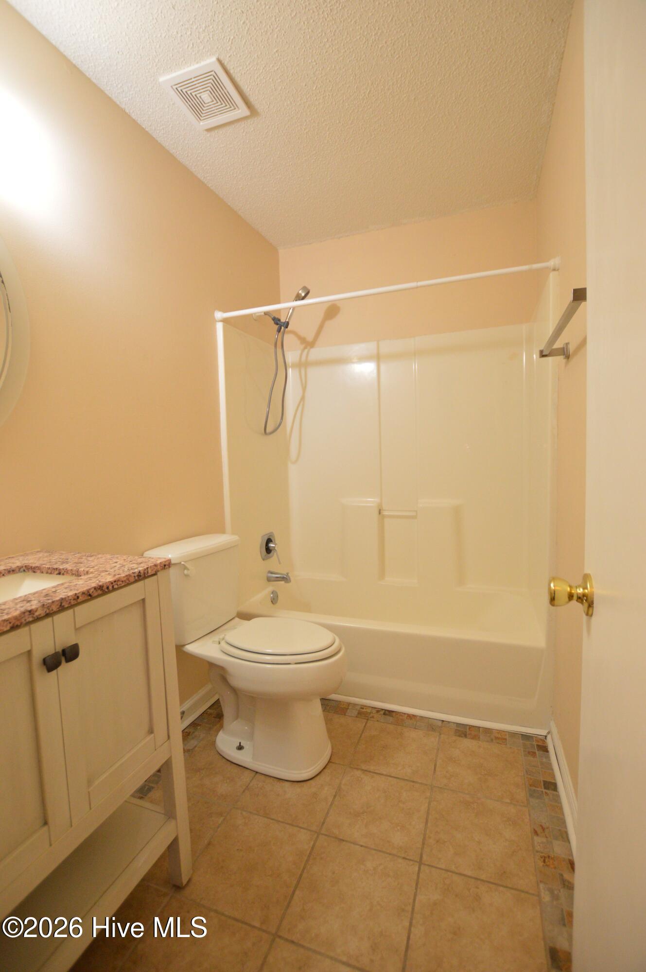 109 Live Oak Court,Midway Park