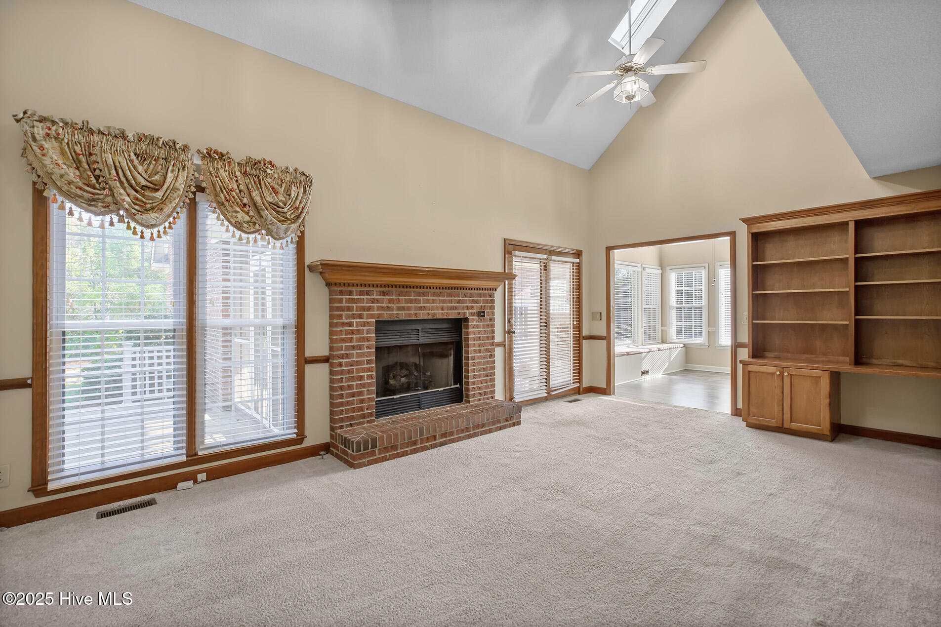 100541648 | Photo 21