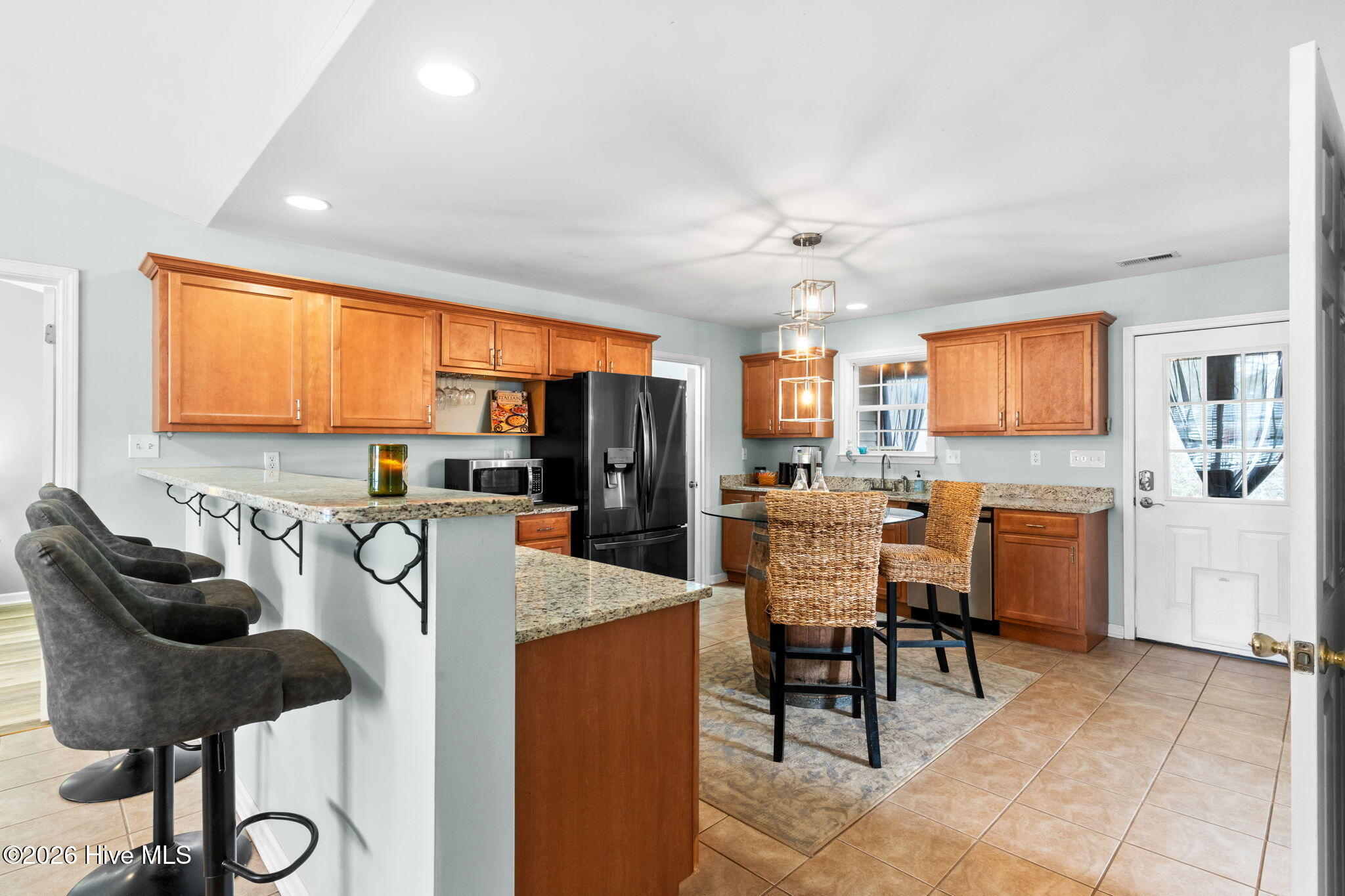 100560273 | Photo 12