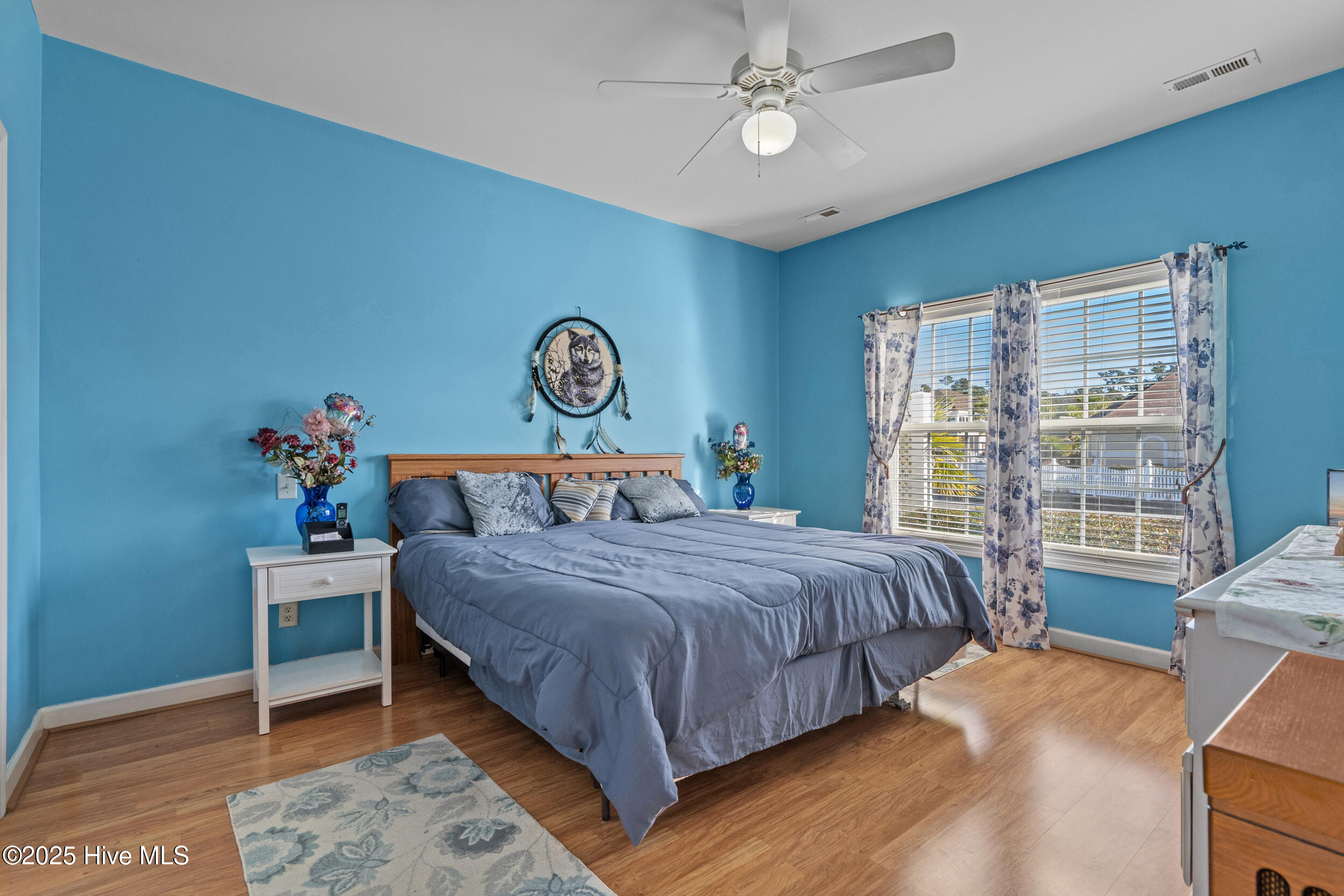 100545335 | Photo 30