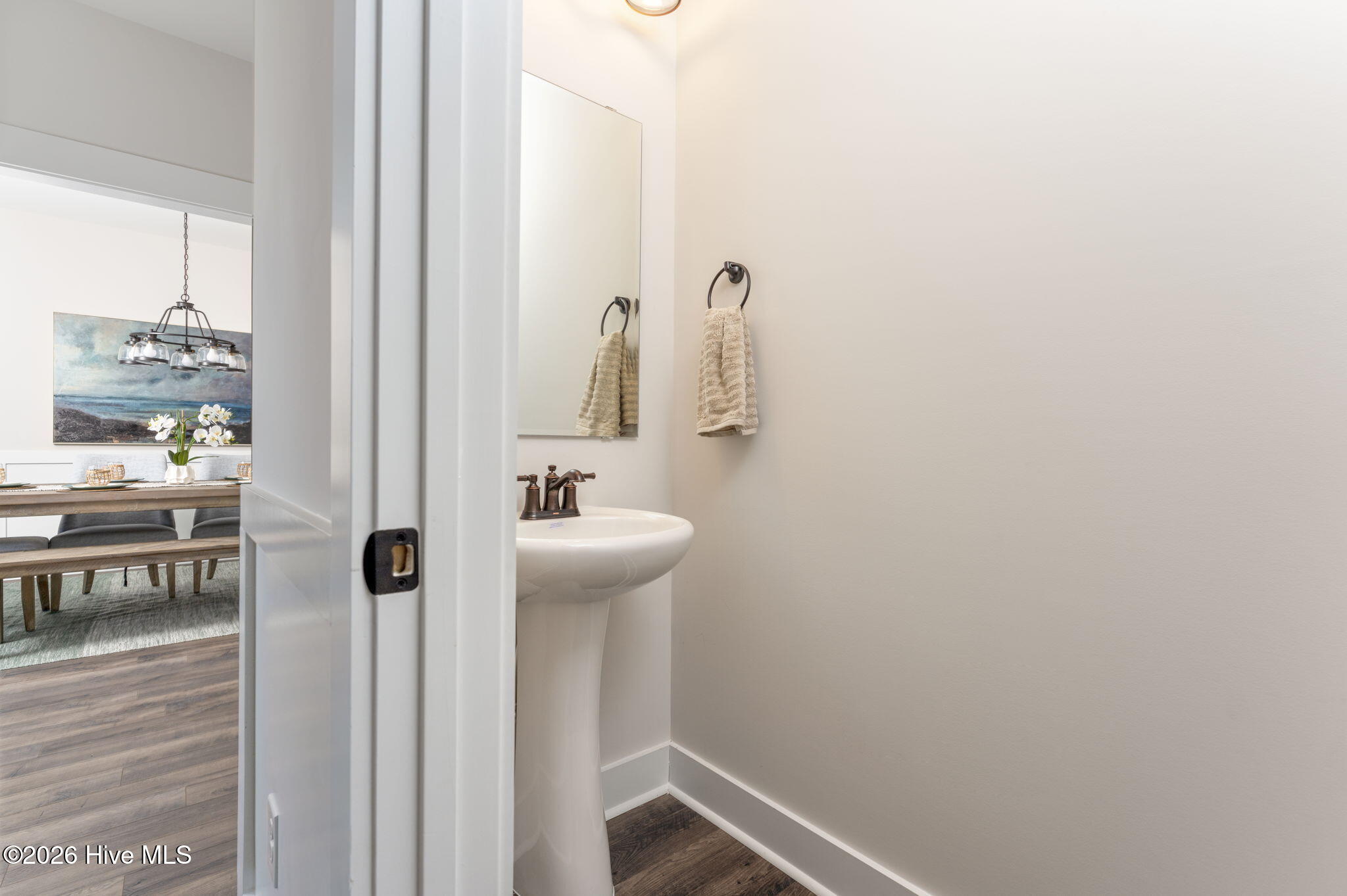 100560723 | Photo 10