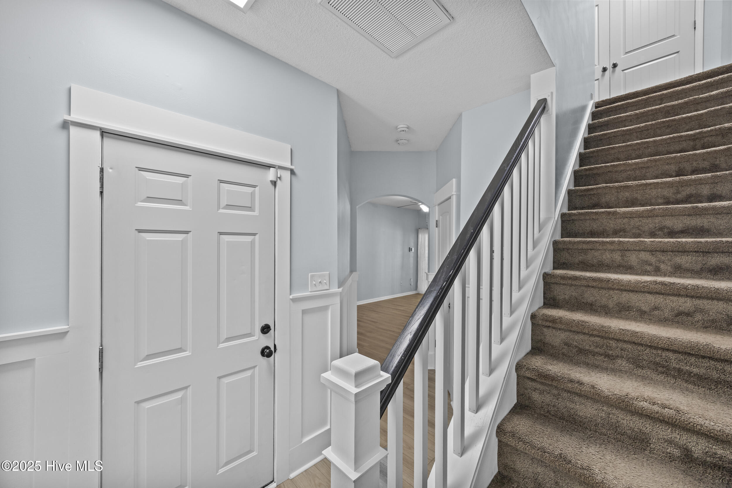 100538119 | Photo 17