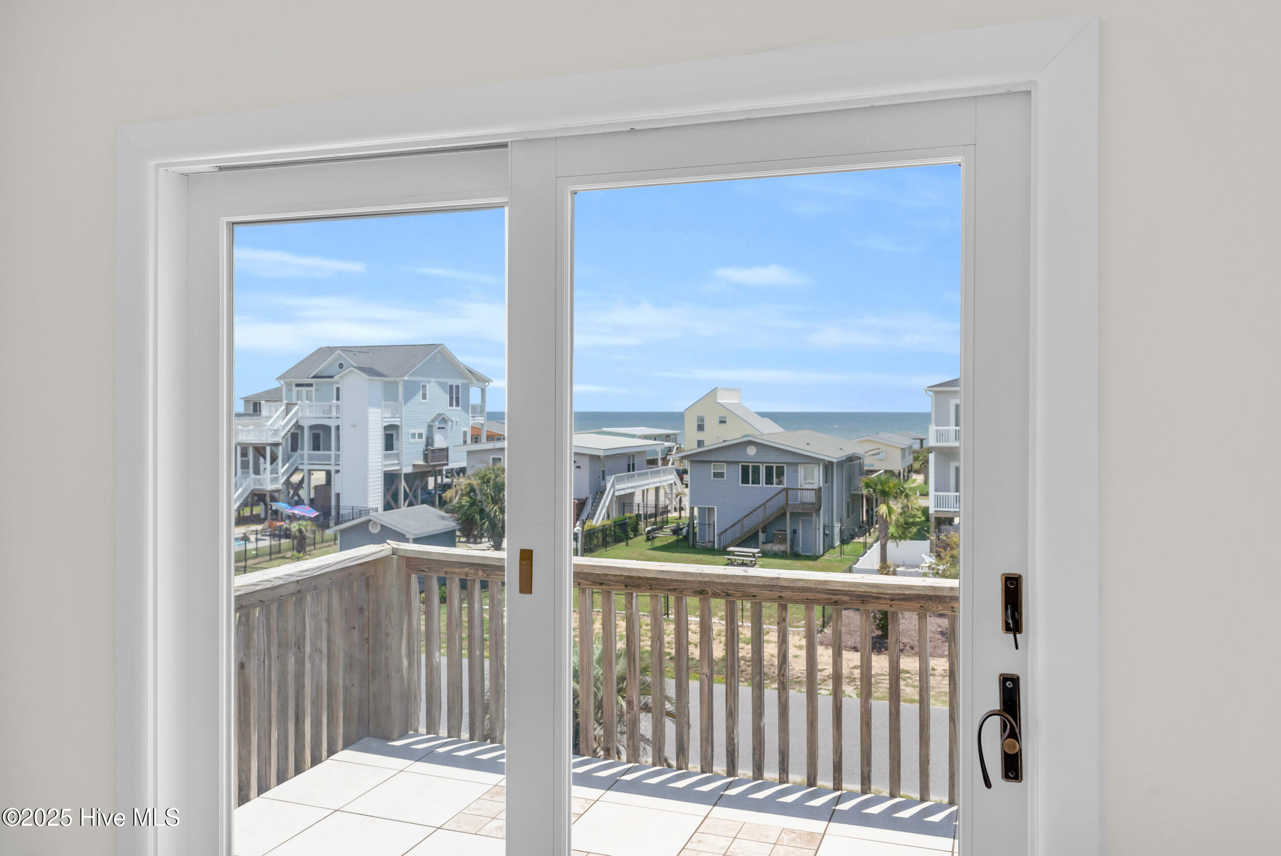 100521626 | Photo 31