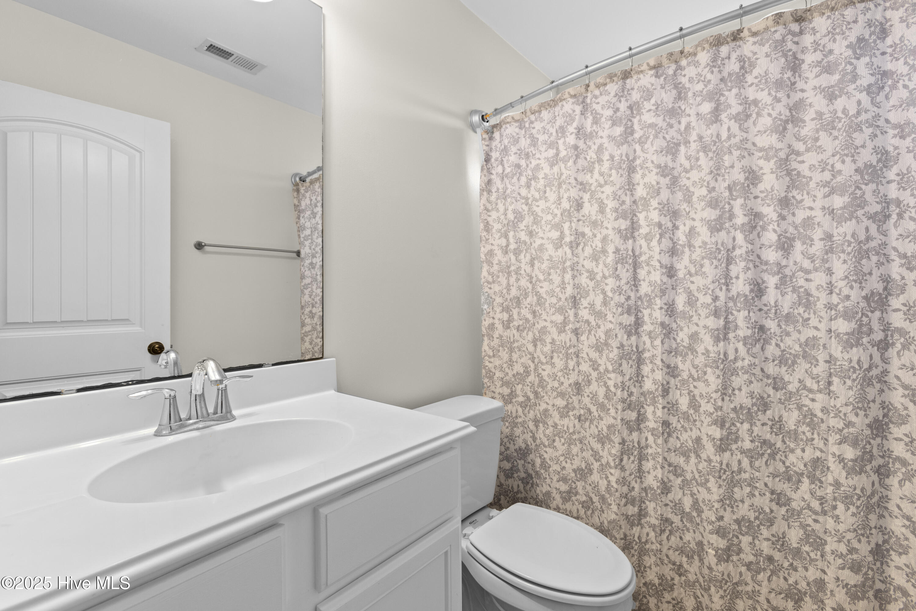 100567808 | Photo 18