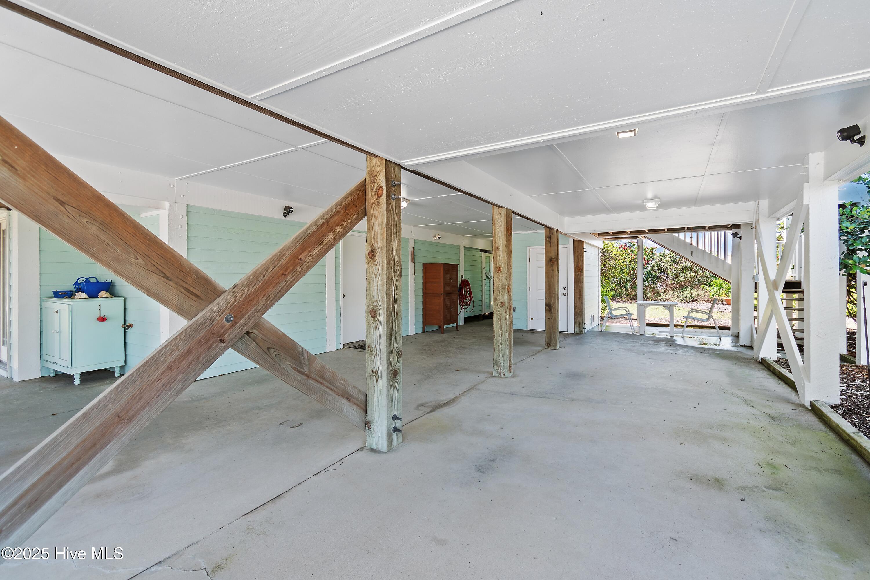 100552755 | Photo 51