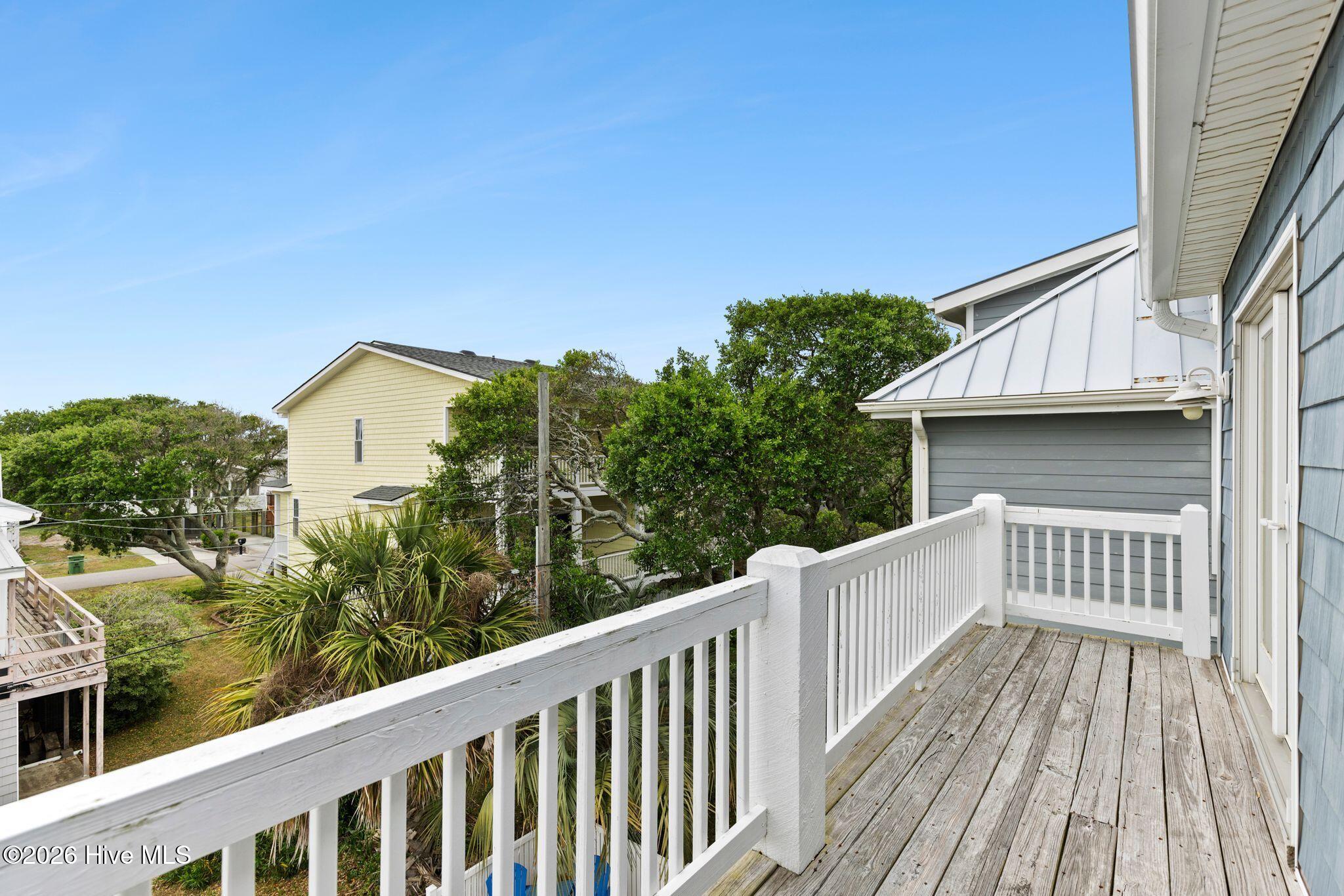 100570292 | Photo 46