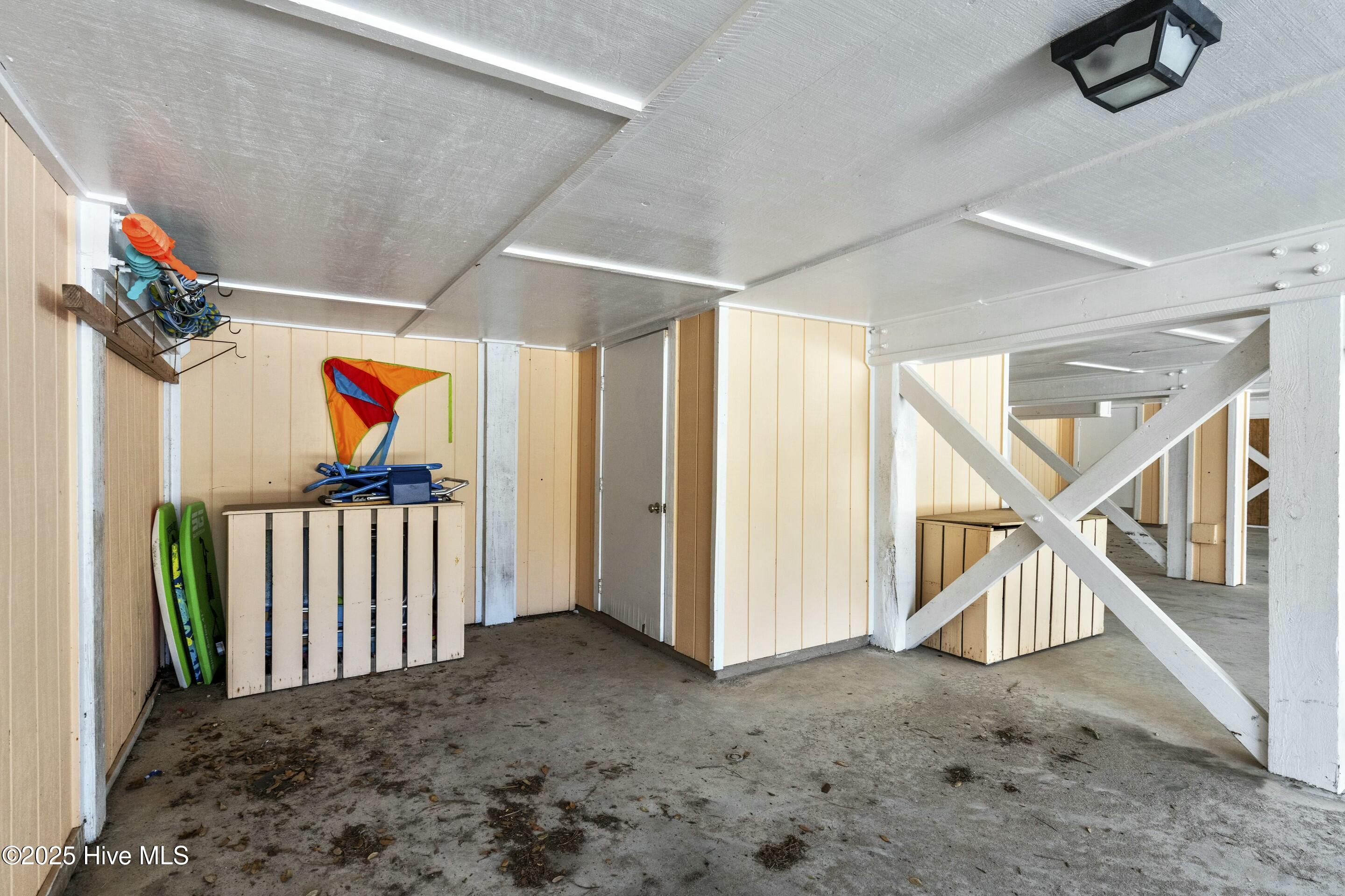 100492295 | Photo 35