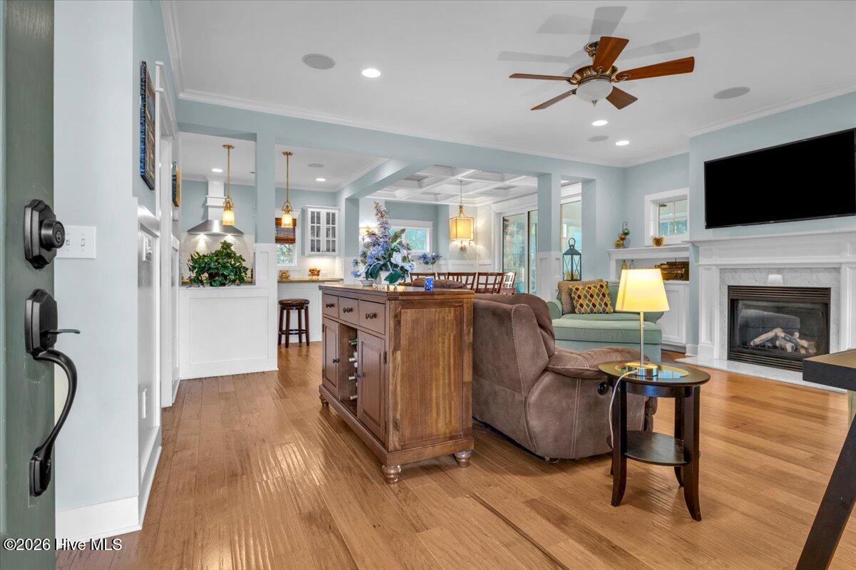 100552702 | Photo 11