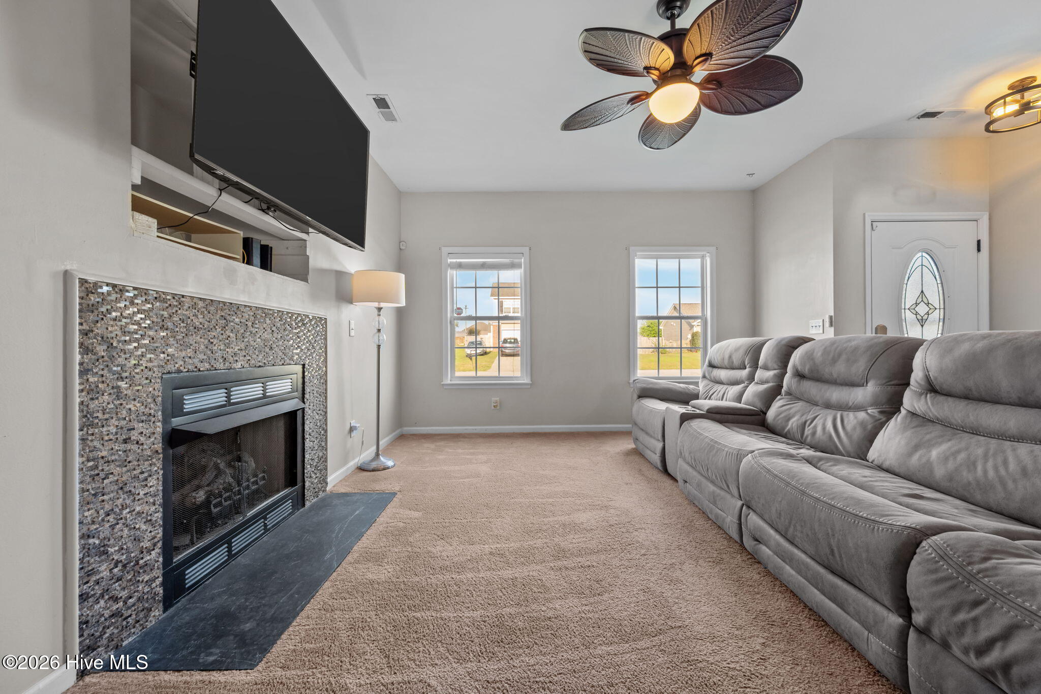 100567671 | Photo 24