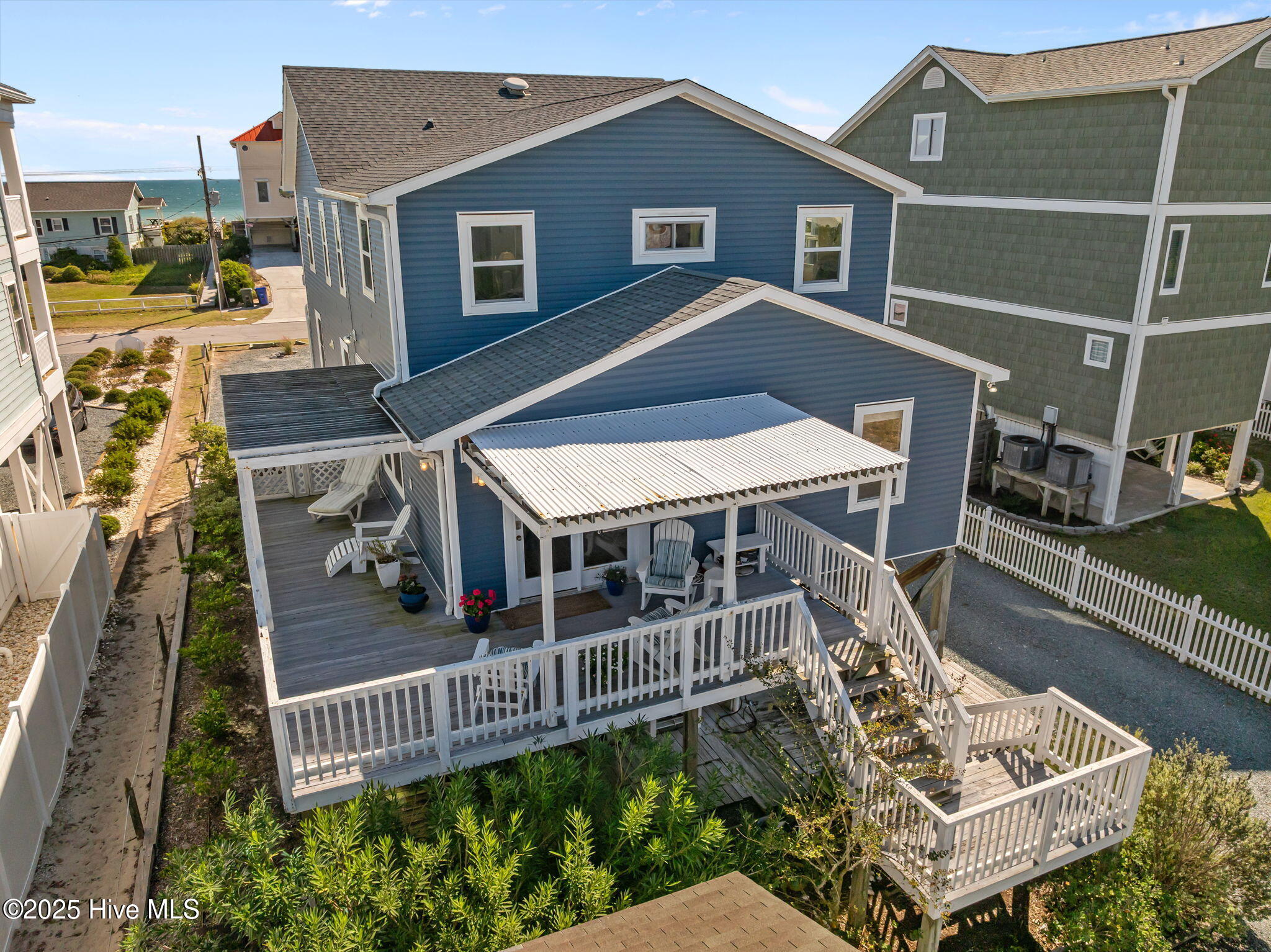 100538704 | Photo 12