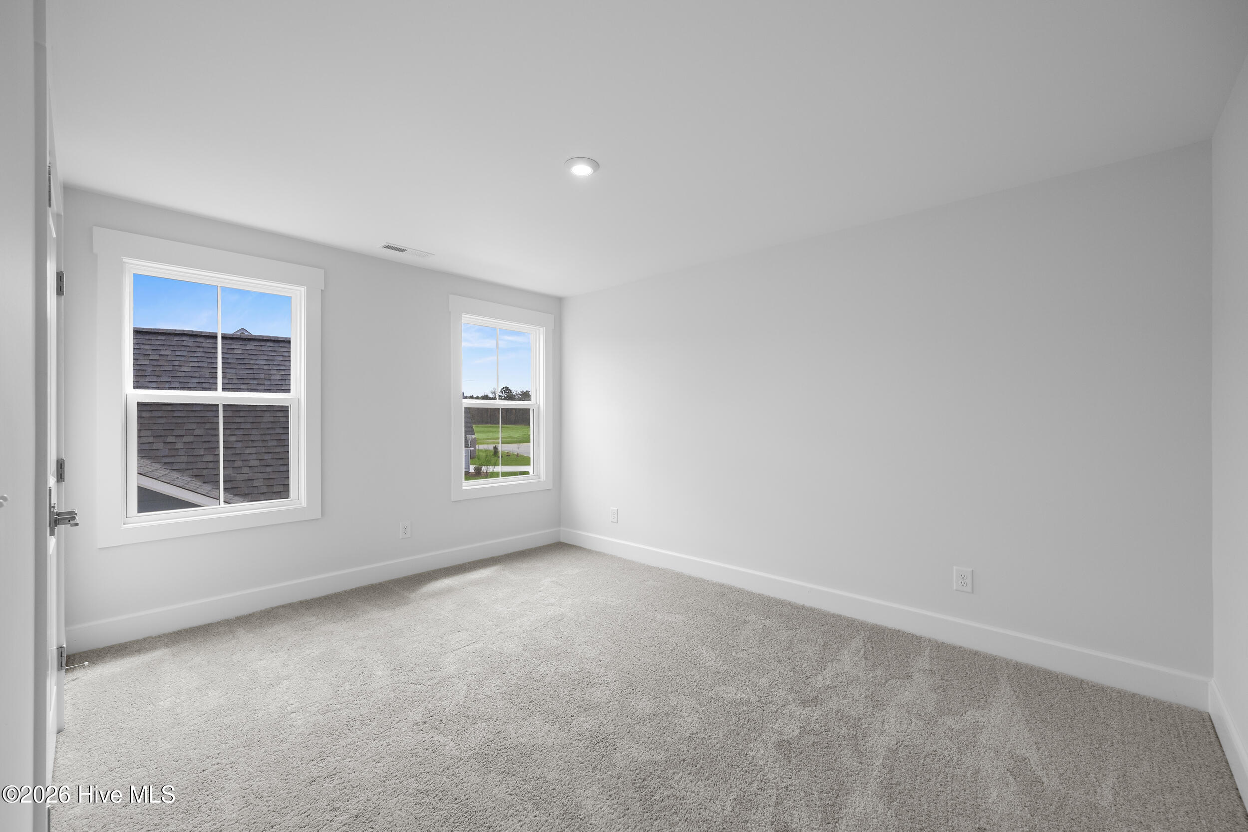 100523134 | Photo 36