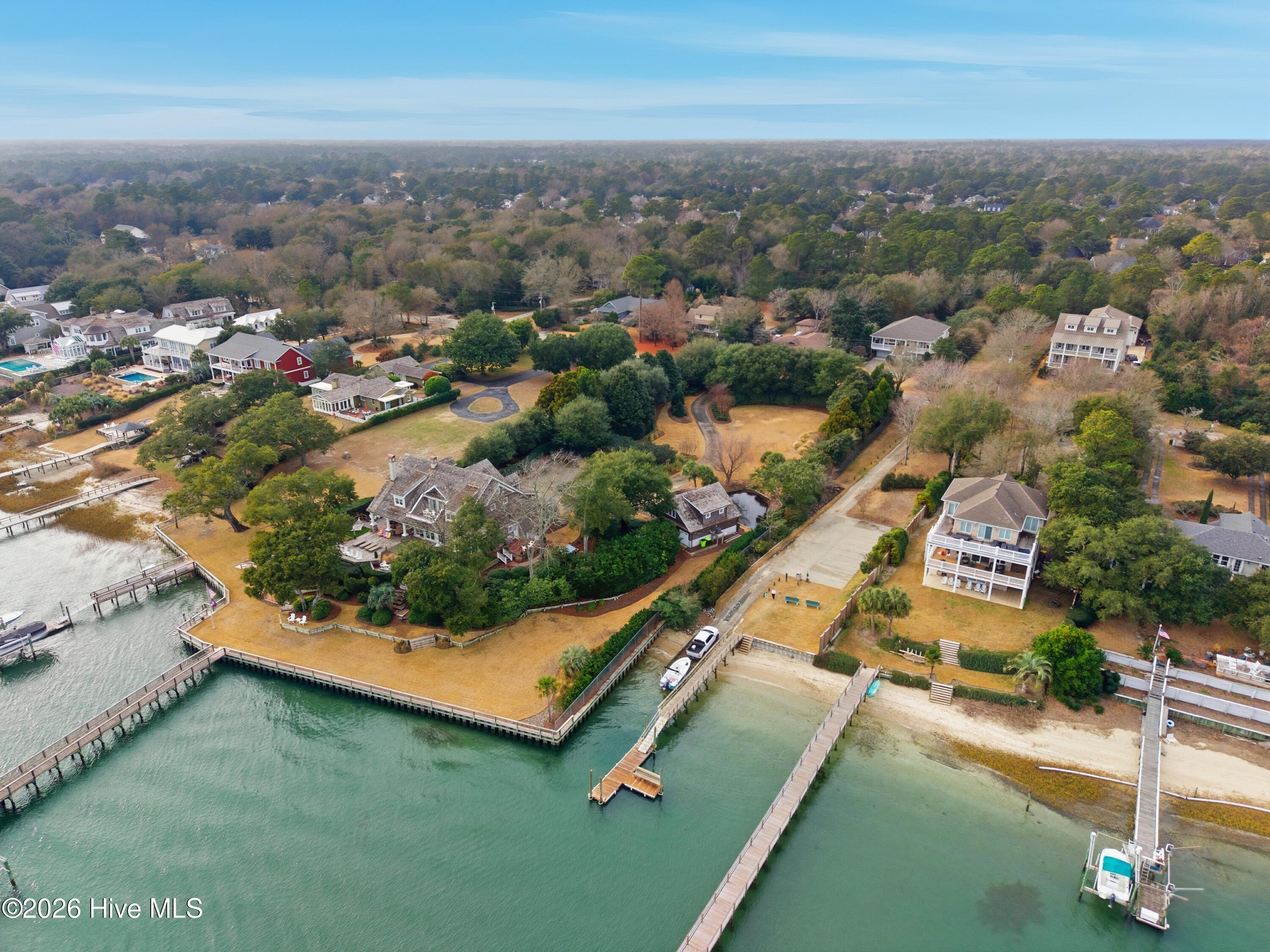 100547693 | Photo 51