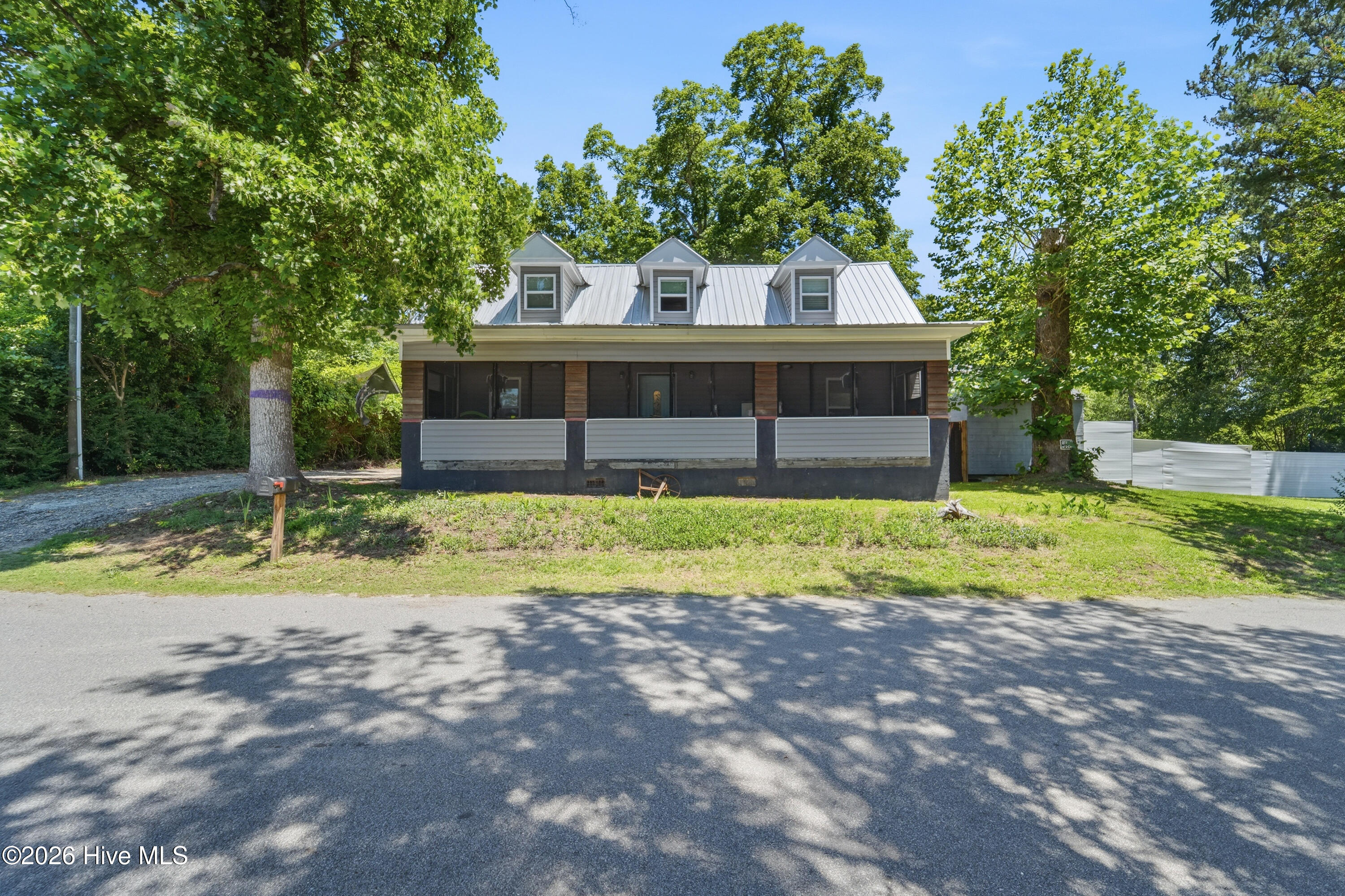 105 Trent, Trenton, North Carolina, 4 Bedrooms Bedrooms, 6 Rooms Rooms,3 BathroomsBathrooms,Single family residence,For sale,Trent,100579805 105 Trent, Trenton, North Carolina, 4 Bedrooms Bedrooms, 6 Rooms Rooms,3 BathroomsBathrooms,Single family residence,For sale,Trent,100579805