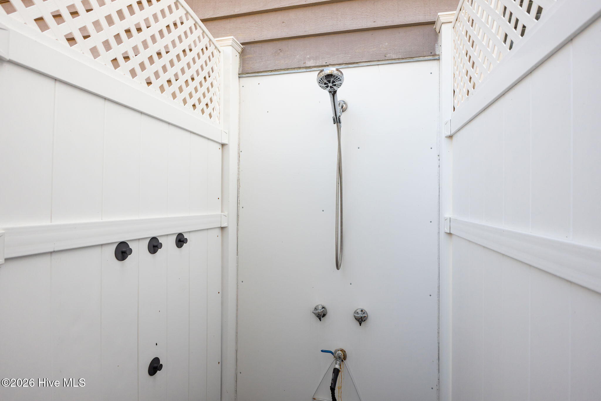 100557407 | Photo 33