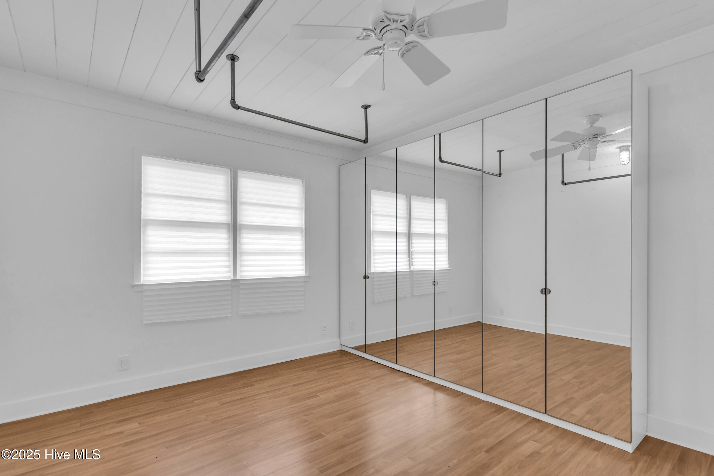 100527112 | Photo 19