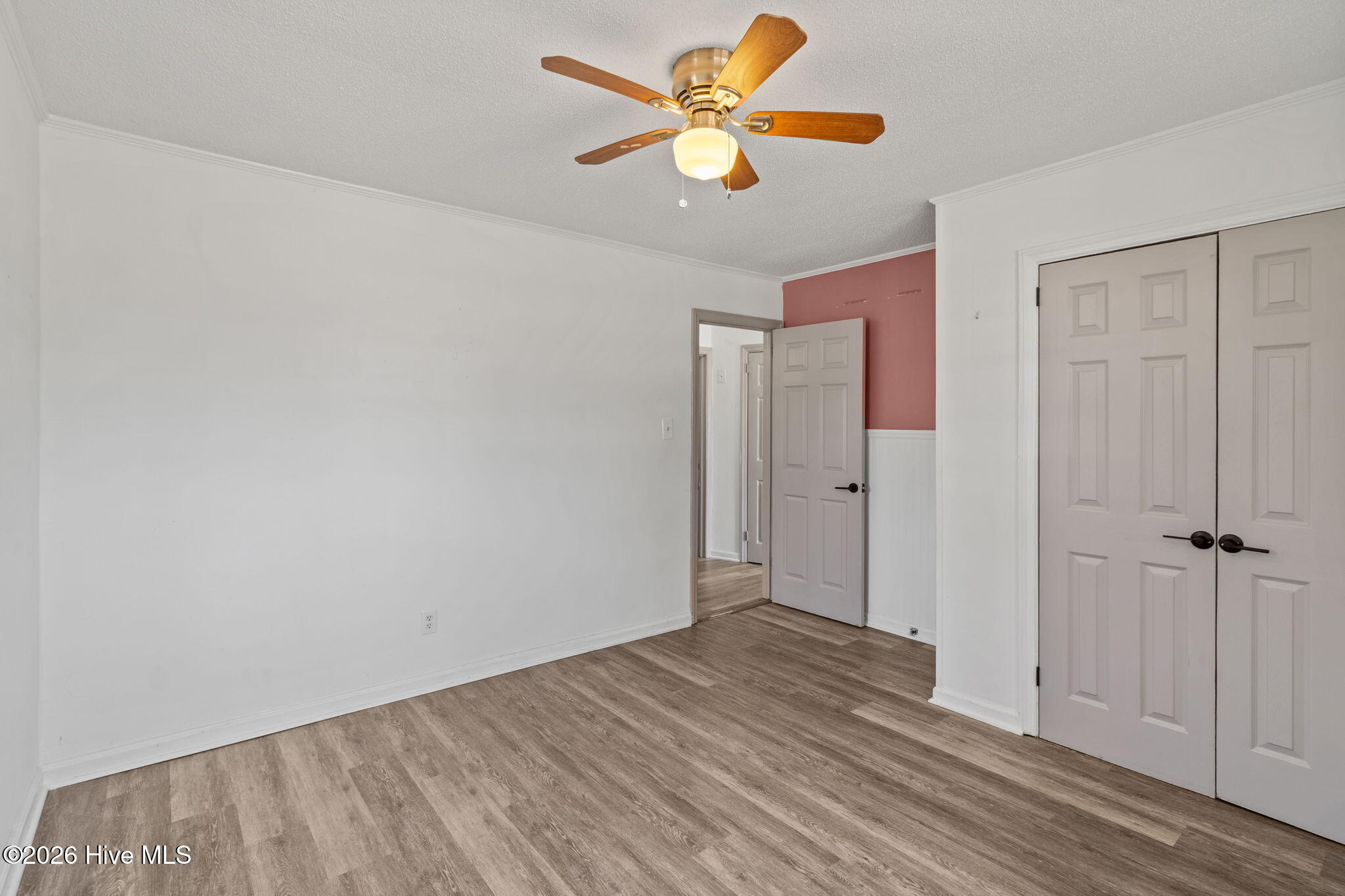 100561067 | Photo 21