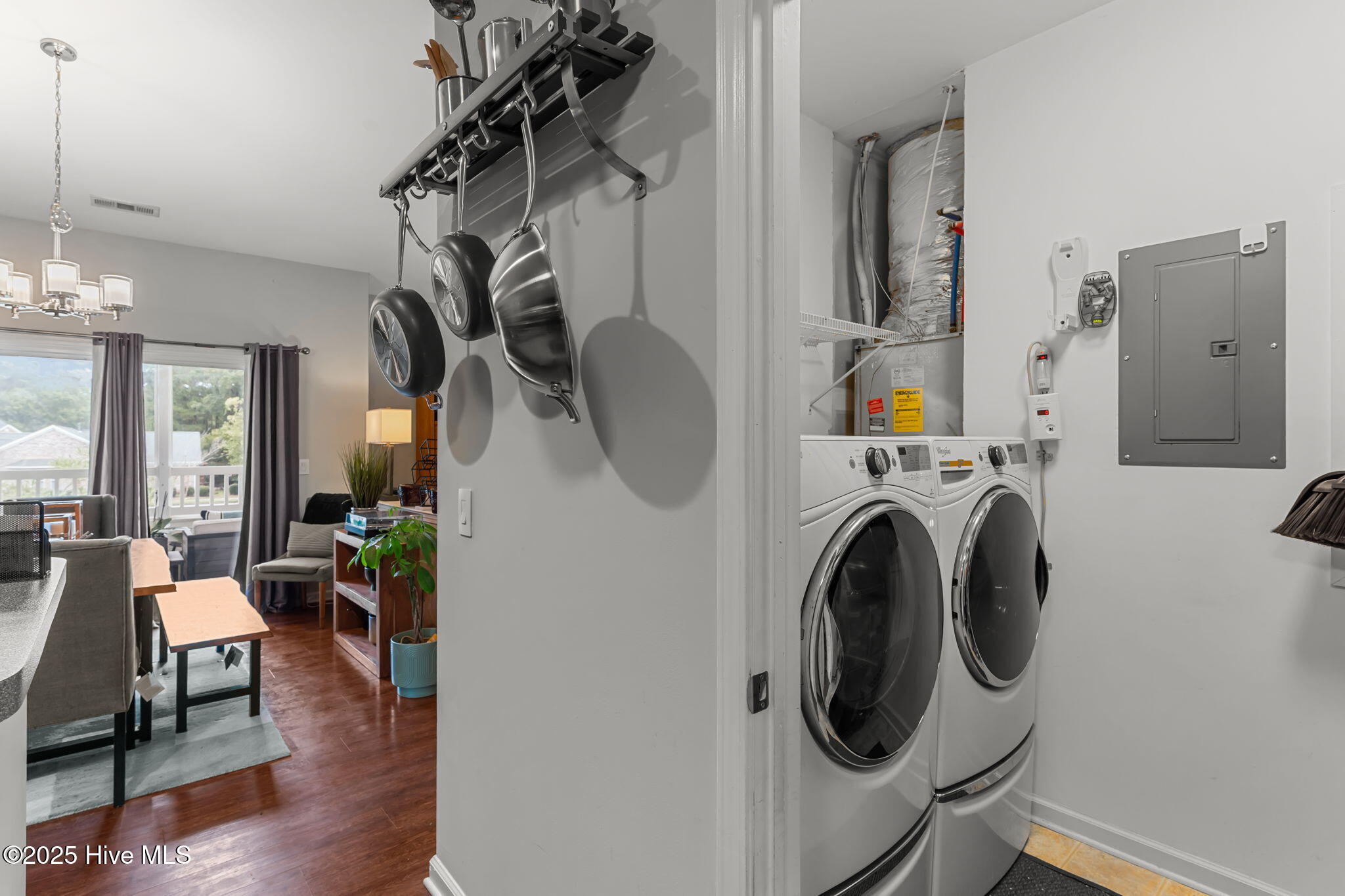 100532353 | Photo 31