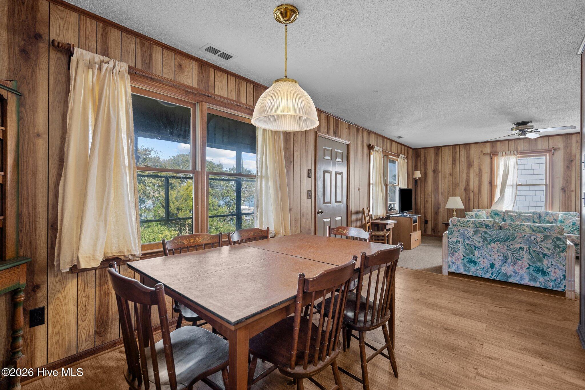 100559194 | Photo 13