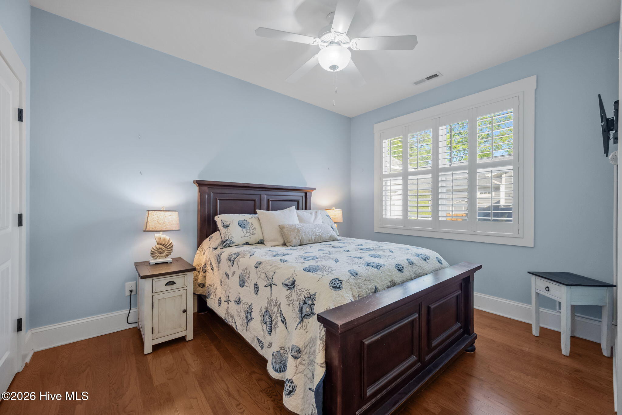 100569497 | Photo 32