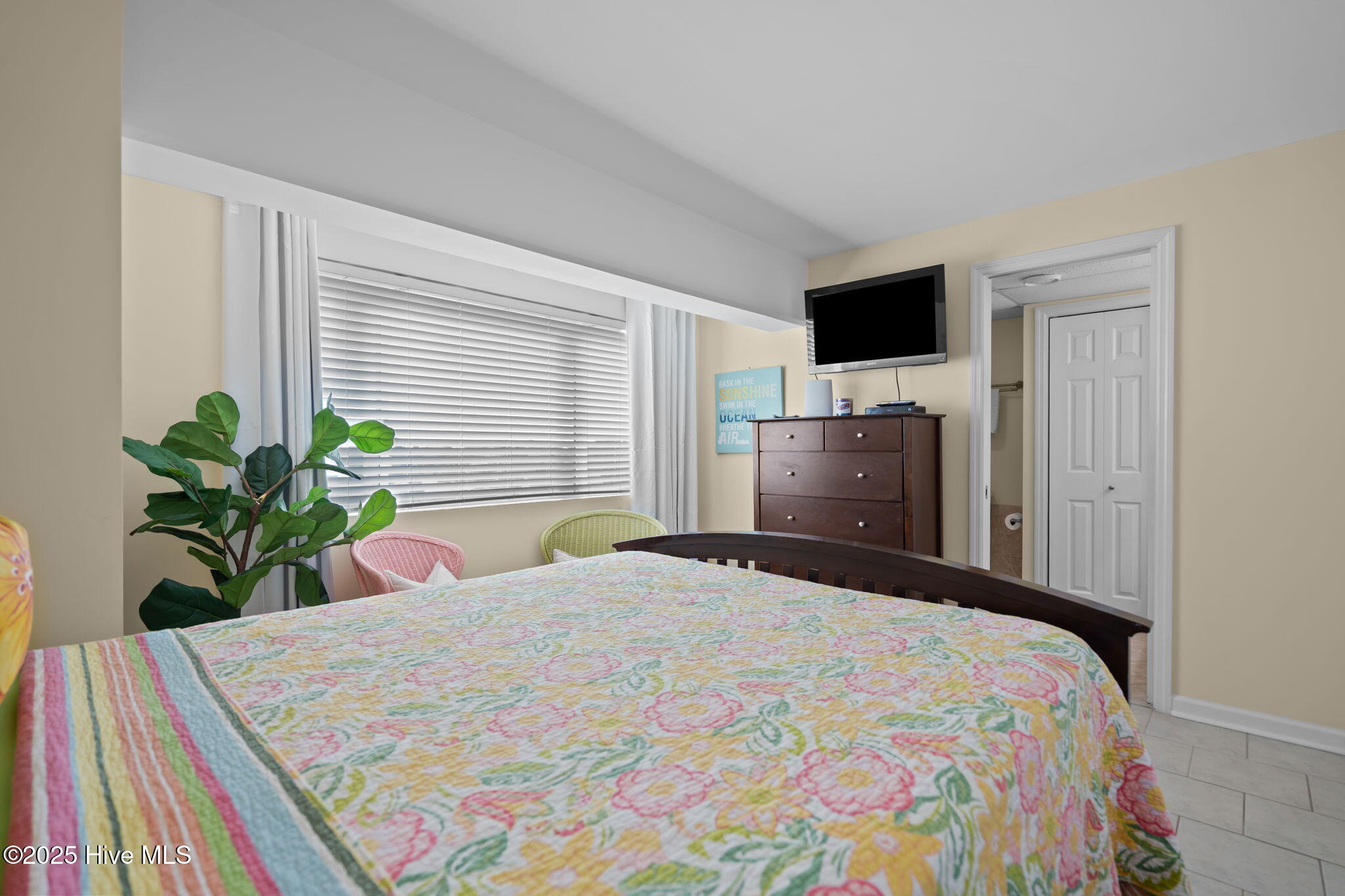 100530733 | Photo 19