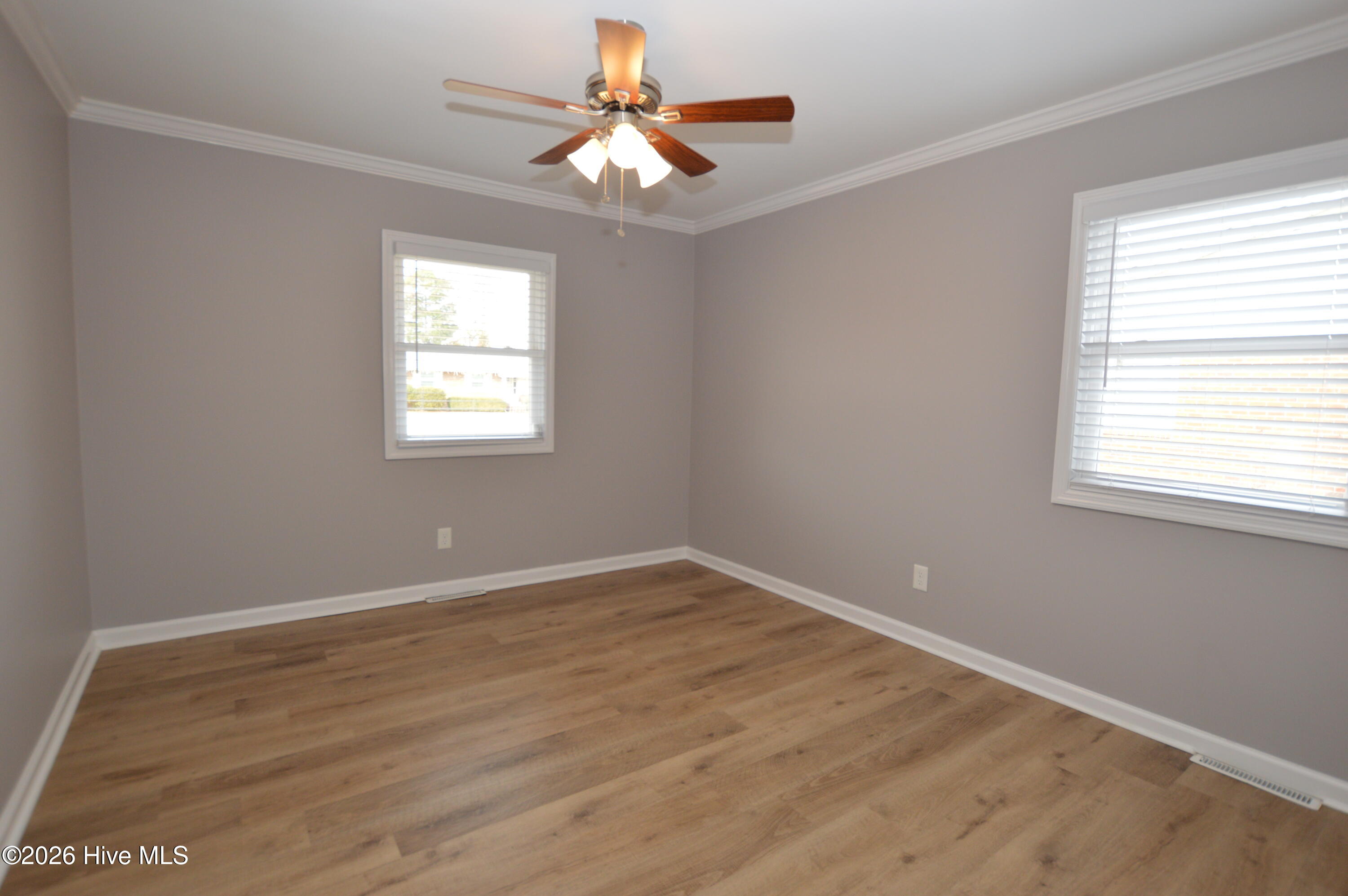 100563873 | Photo 14